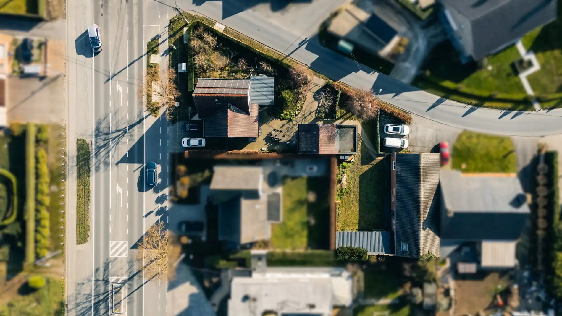 Alleenstaande woning met loods en bijhuis op 1073m² te Torhout. foto 3