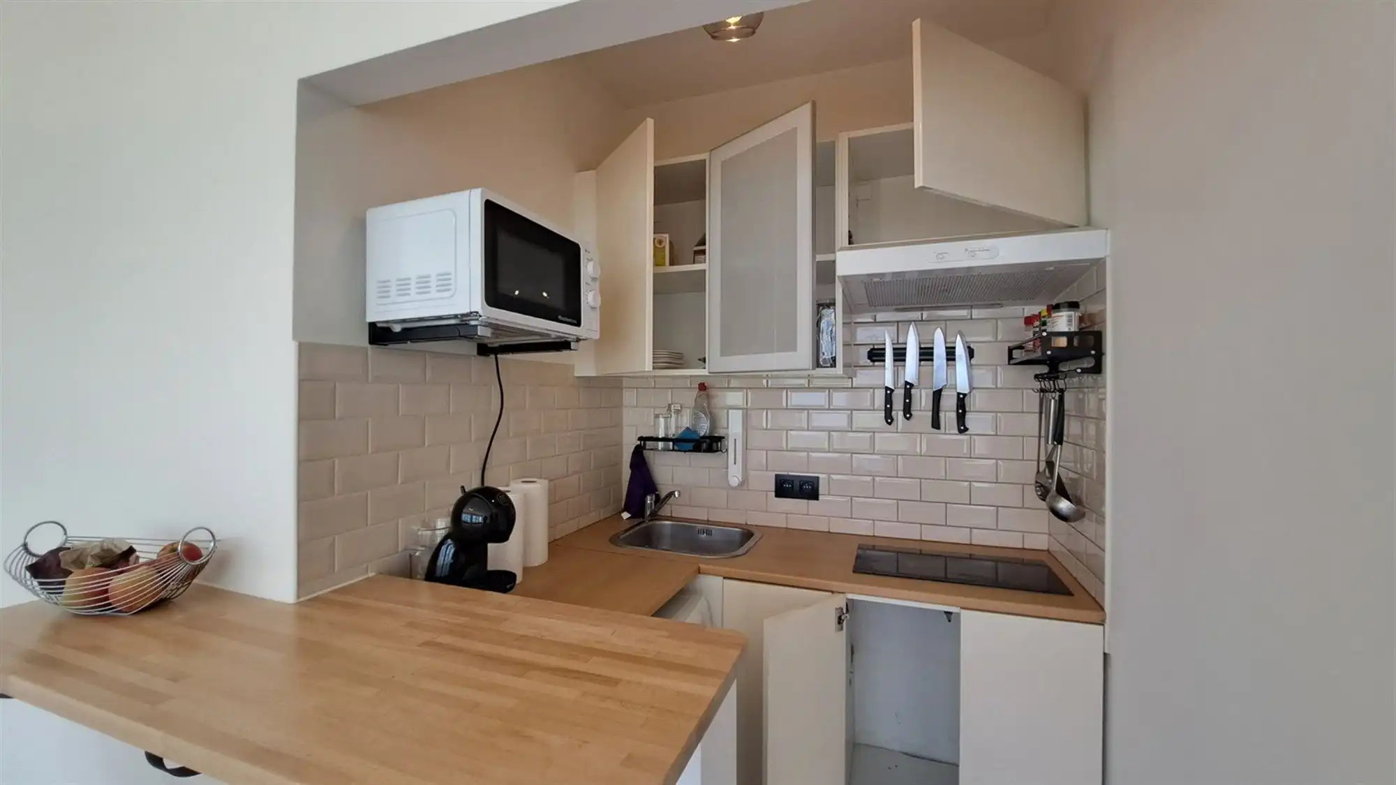 Instapklare lichtrijke studio van 32m2 te Kessel-Lo. foto 4