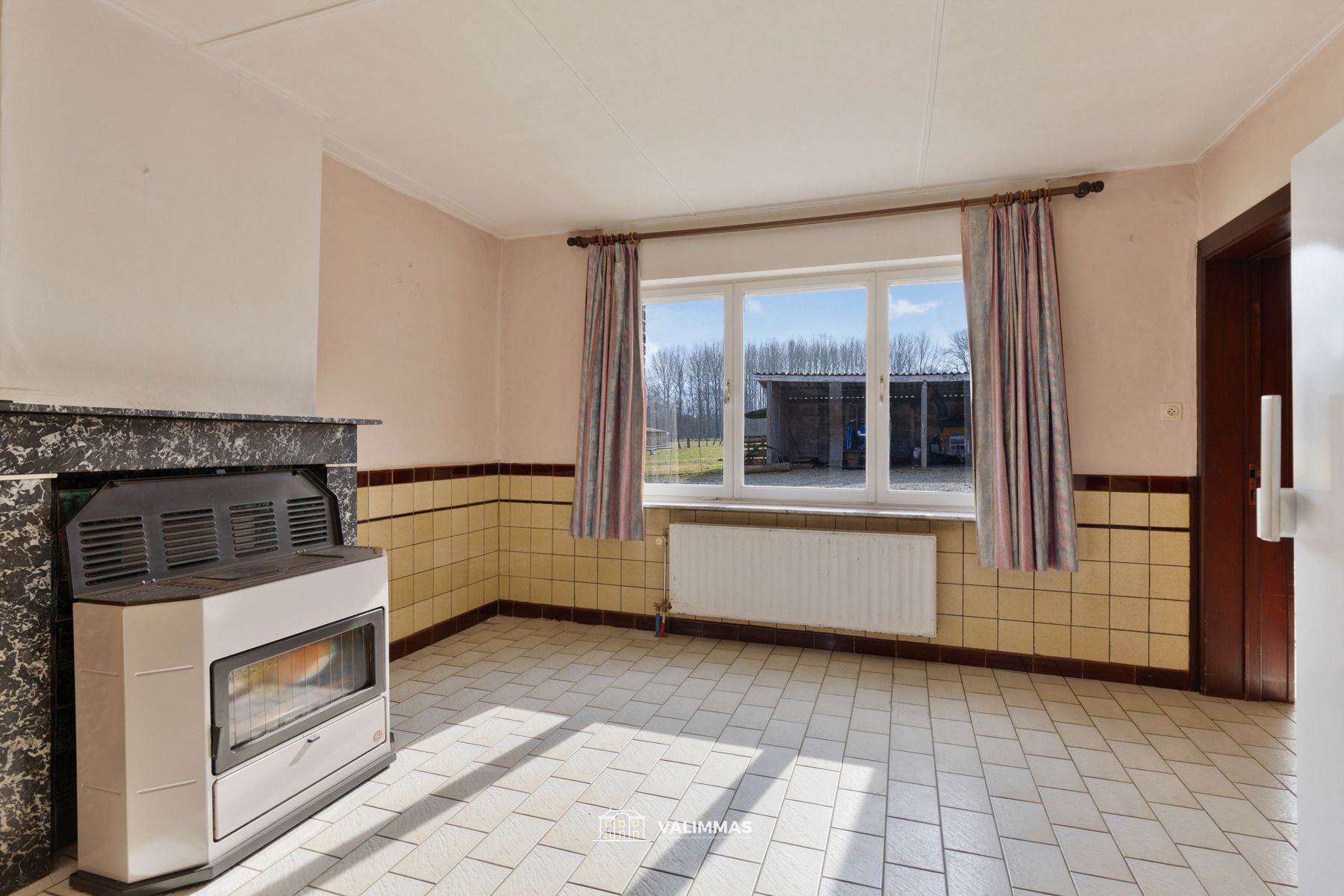 Landelijk gelegen hoeve op 40 are, met bijgebouwen en weide foto 16