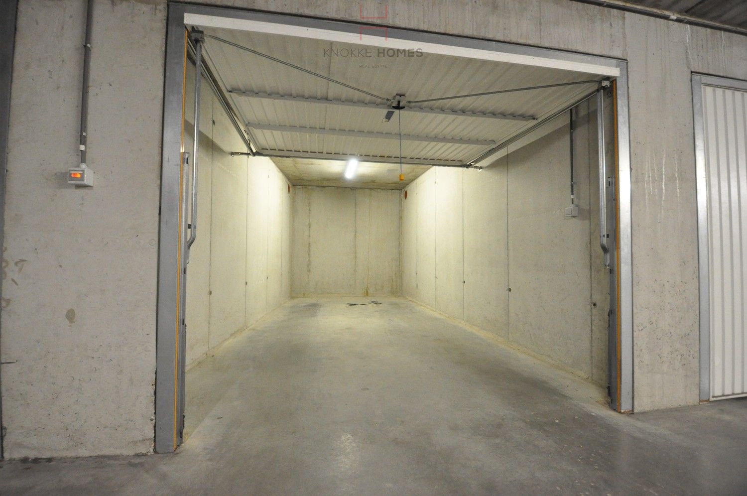 Zeer goed gelegen gesloten garagebox in Duinbergen. foto 2