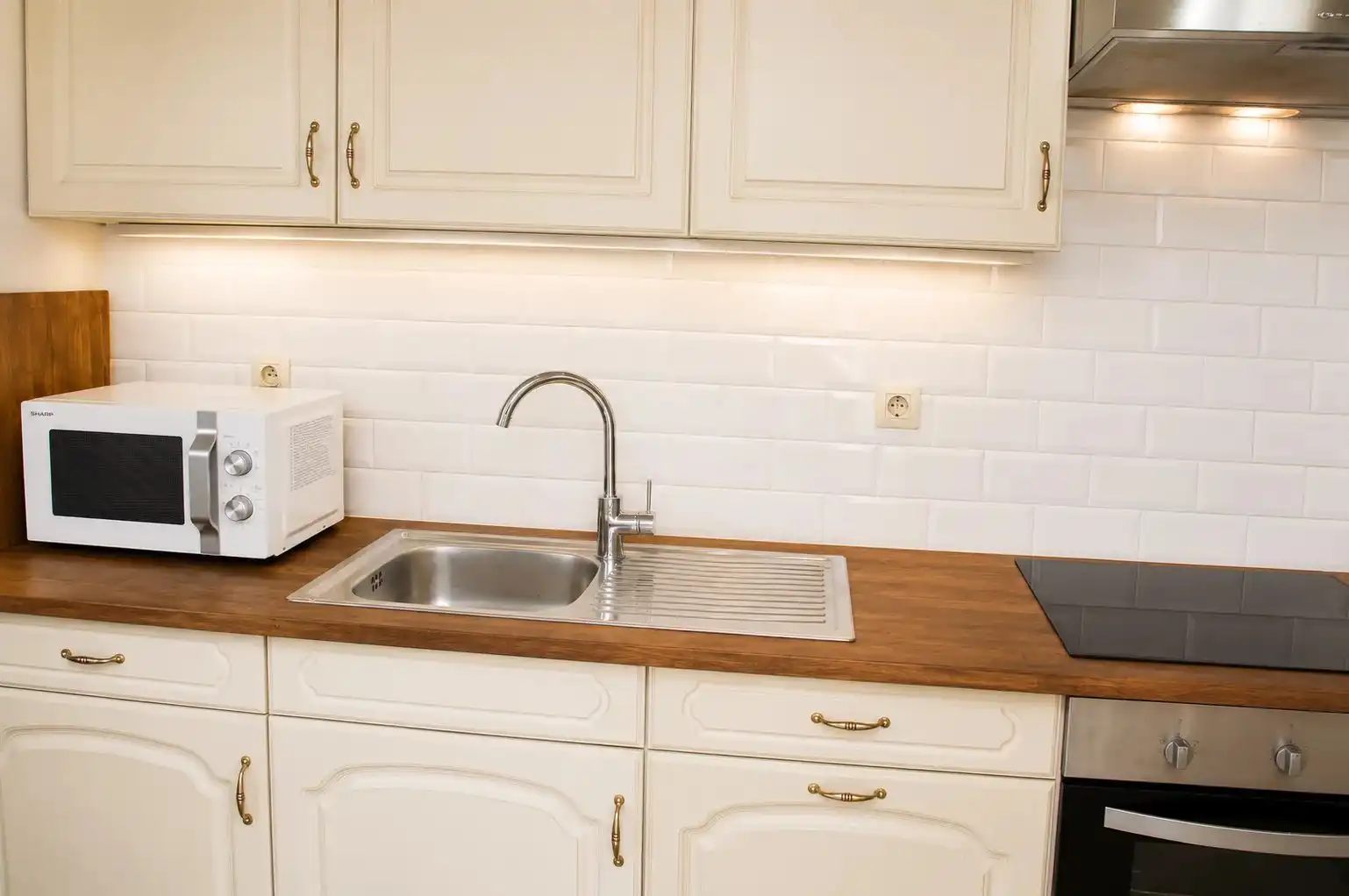 GEZELLIGE WONING MET 2 RUIME SLPK'S OP EEN RUSTIGE LOCATIE IN  BORGLOON foto 7