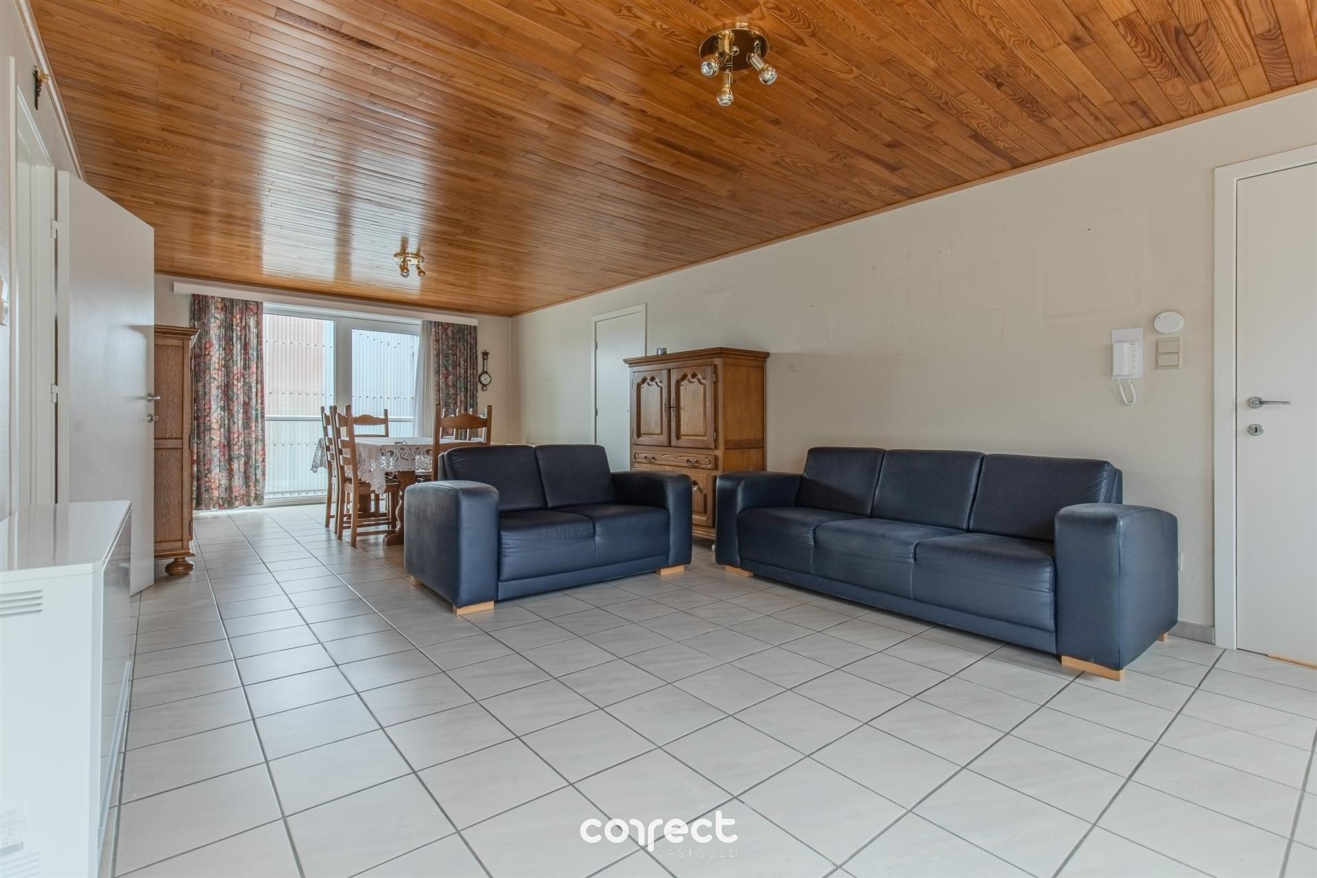 Centraal gelegen, instapklaar appartement met zonneterras en eventueel gesloten garage. foto {{pictureIndex}}