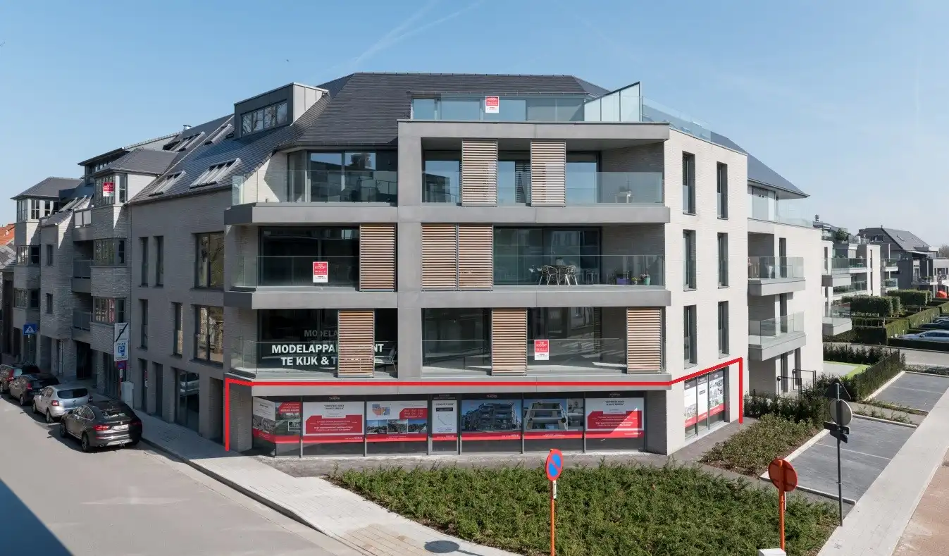 Handelsruimte op commerciële ligging! foto {{pictureIndex}}