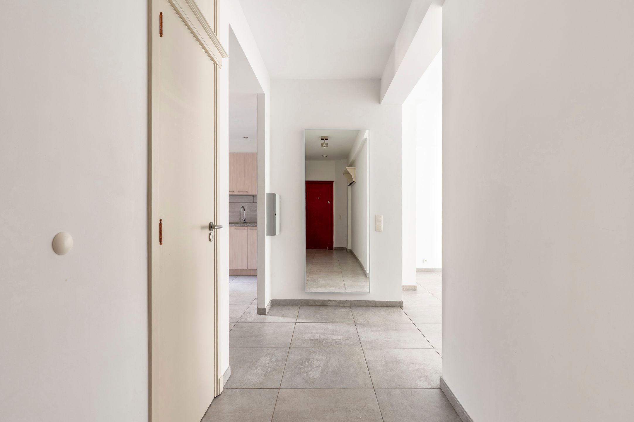 Instapklaar appartement in charmant gebouw op toplocatie! foto 7