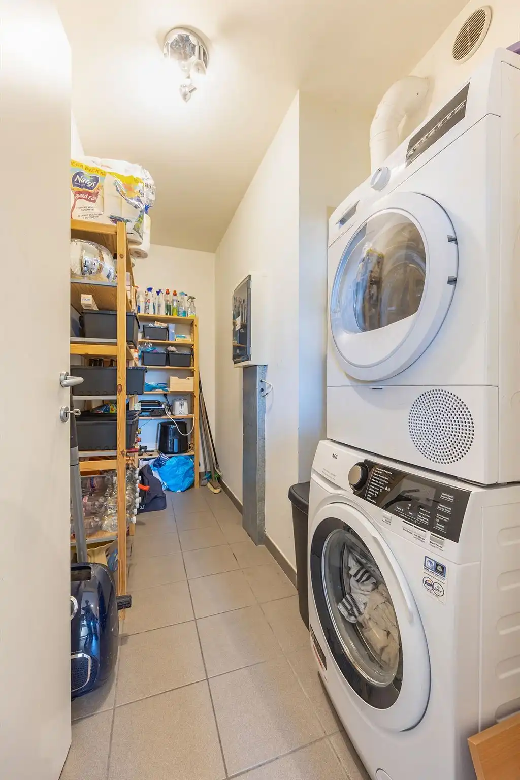 Lichtrijk appartement met 2 slaapkamers, ruim terras en P foto 6
