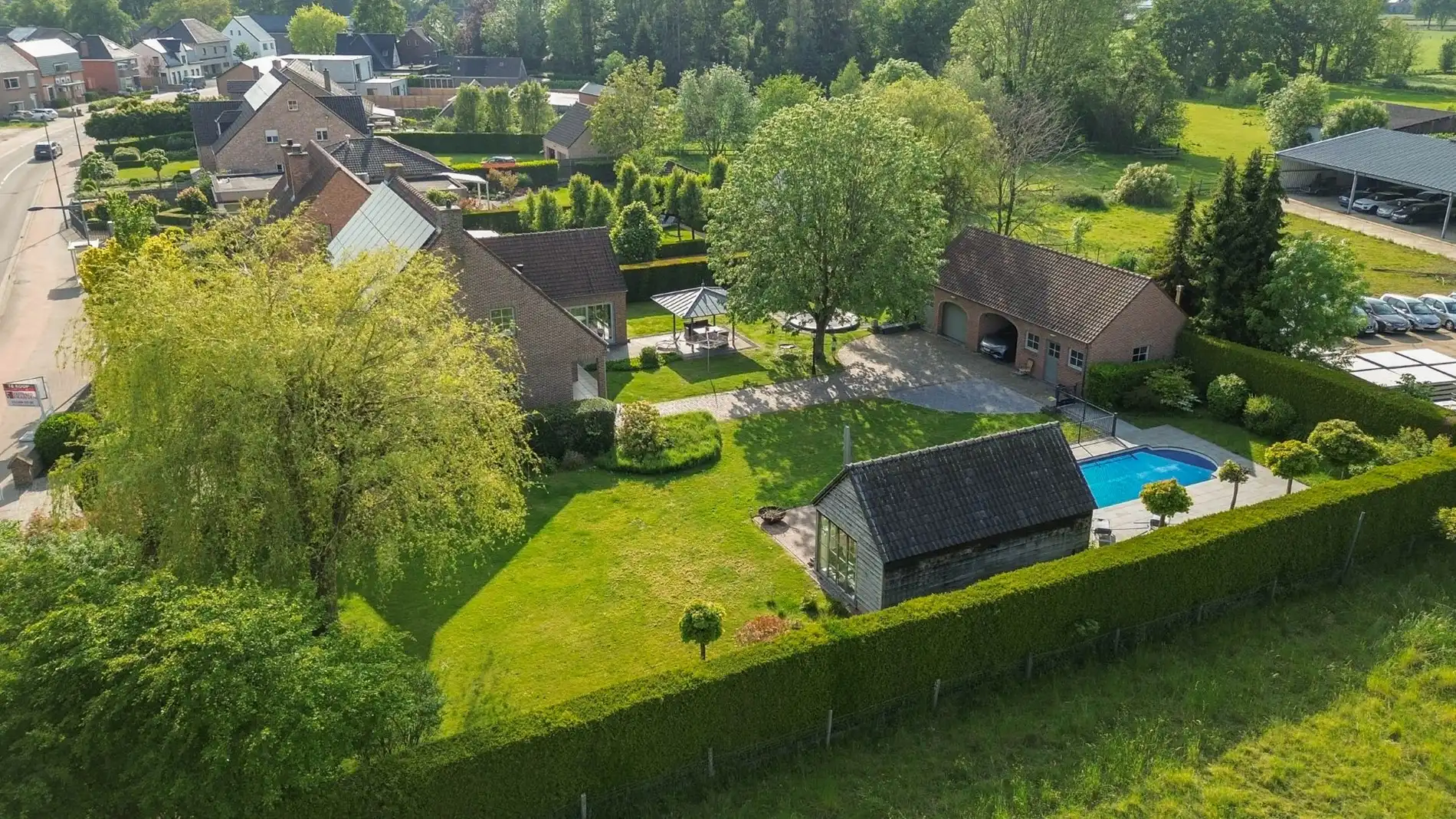 Prachtige ruime villa met naastliggende bouwgrond! foto 37