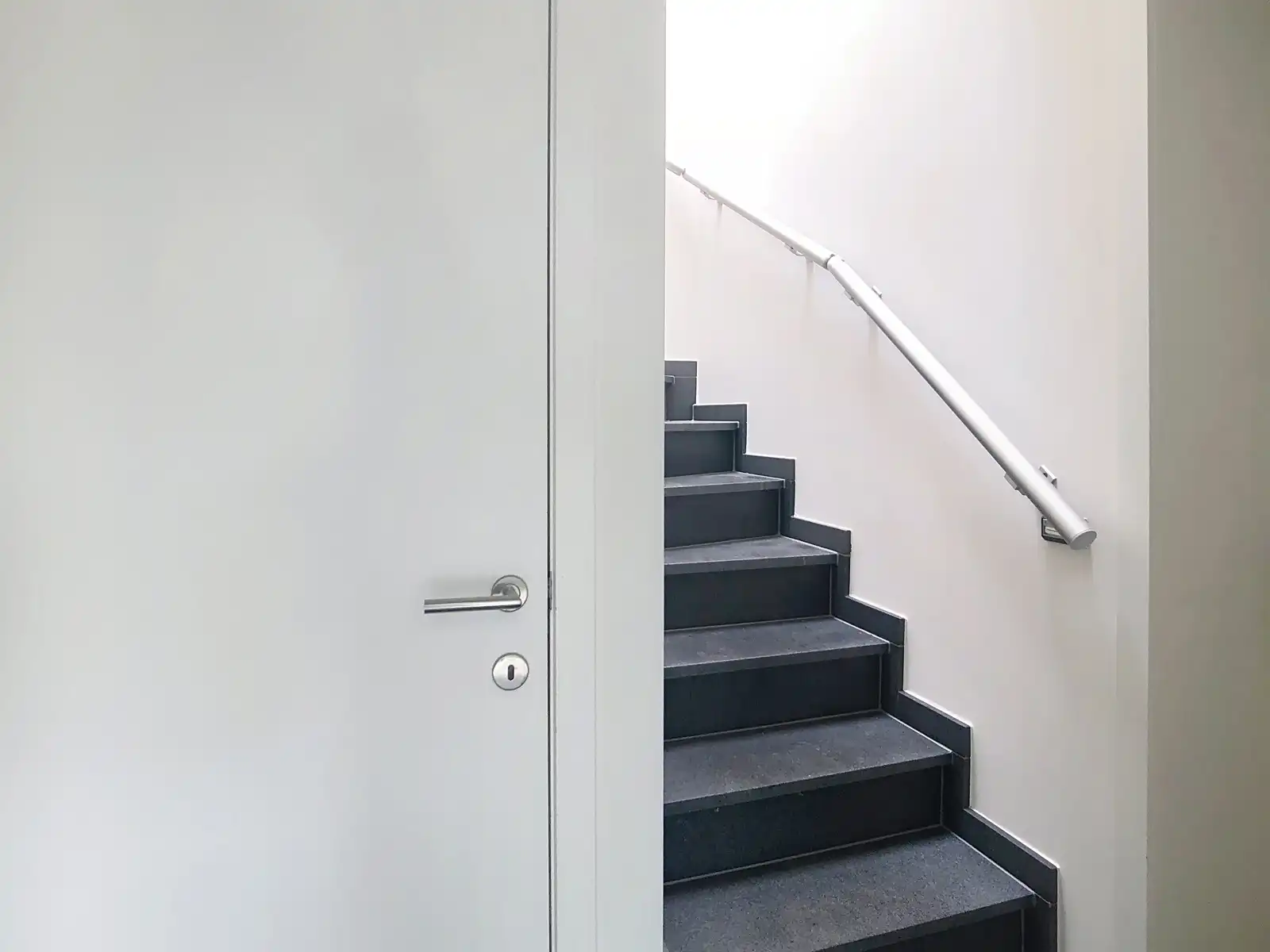 Appartement met 2 slaapkamers, terras en staanplaats foto 4