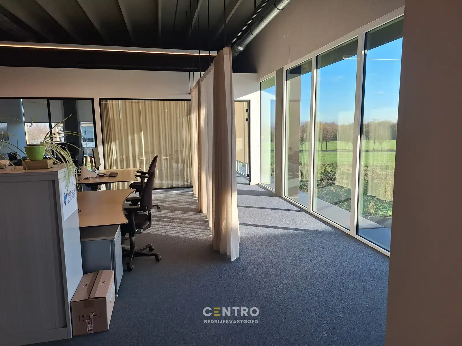 Energiezuinige, vernieuwde SERVICED kantoorruimte met mogelijkheid om een MAGAZIJN (215m²) bij te huren op Ieper Business Park! foto 10