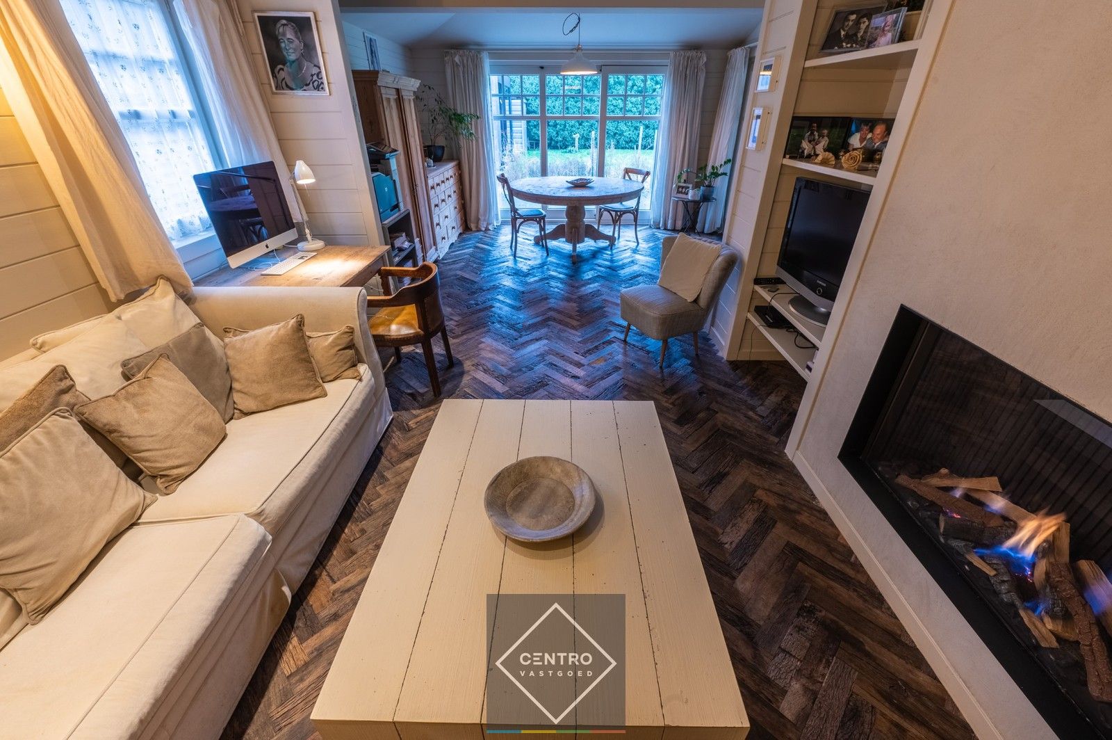 Recent (Bj. 2016) Mi CASA - HANDELSHUIS (538m2), voorzien van grote polyvalente ruimten (vrij beroep, toonzaal, horeca, B&B, ...), 5/6 slaapkamers, 4 badkamers, kelder (114m2), ... Op hoek- en zichtlocatie te Oostkamp. foto 14