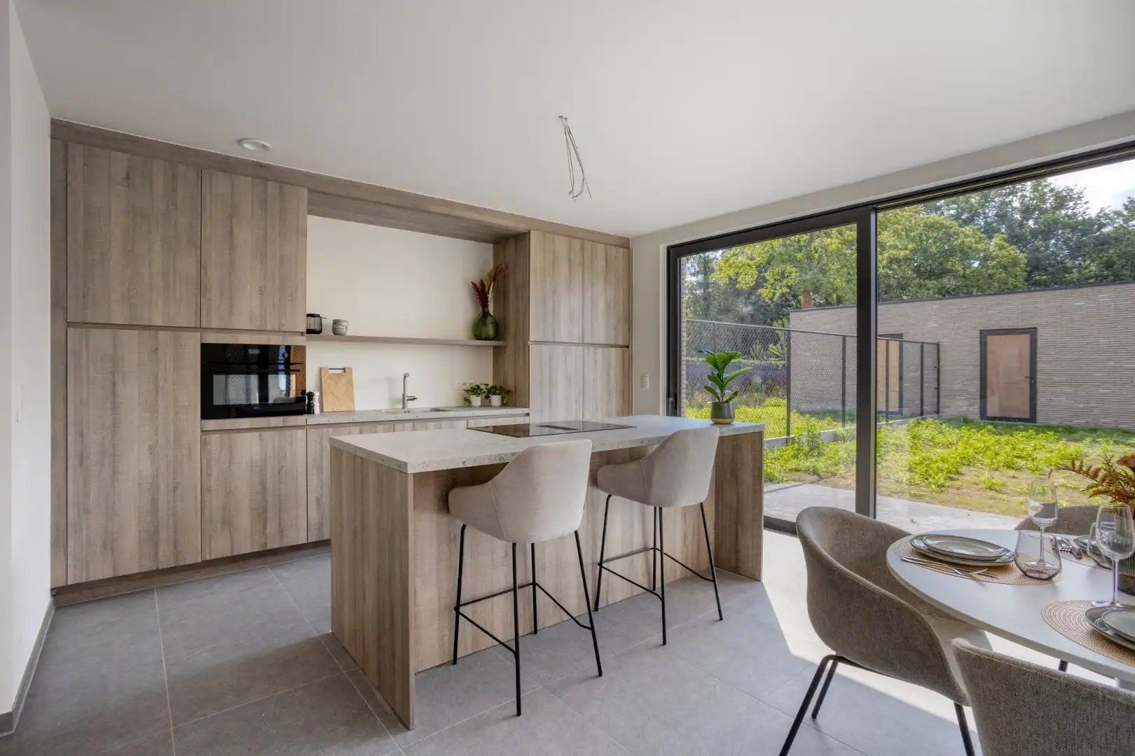 Instapklare nieuwbouw met 3 slpk en tuin foto 8