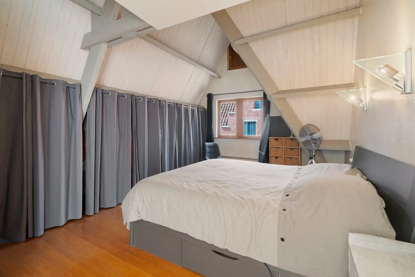 Zeer authentiek en knap onderhouden pand in het Patershol te koop foto 11