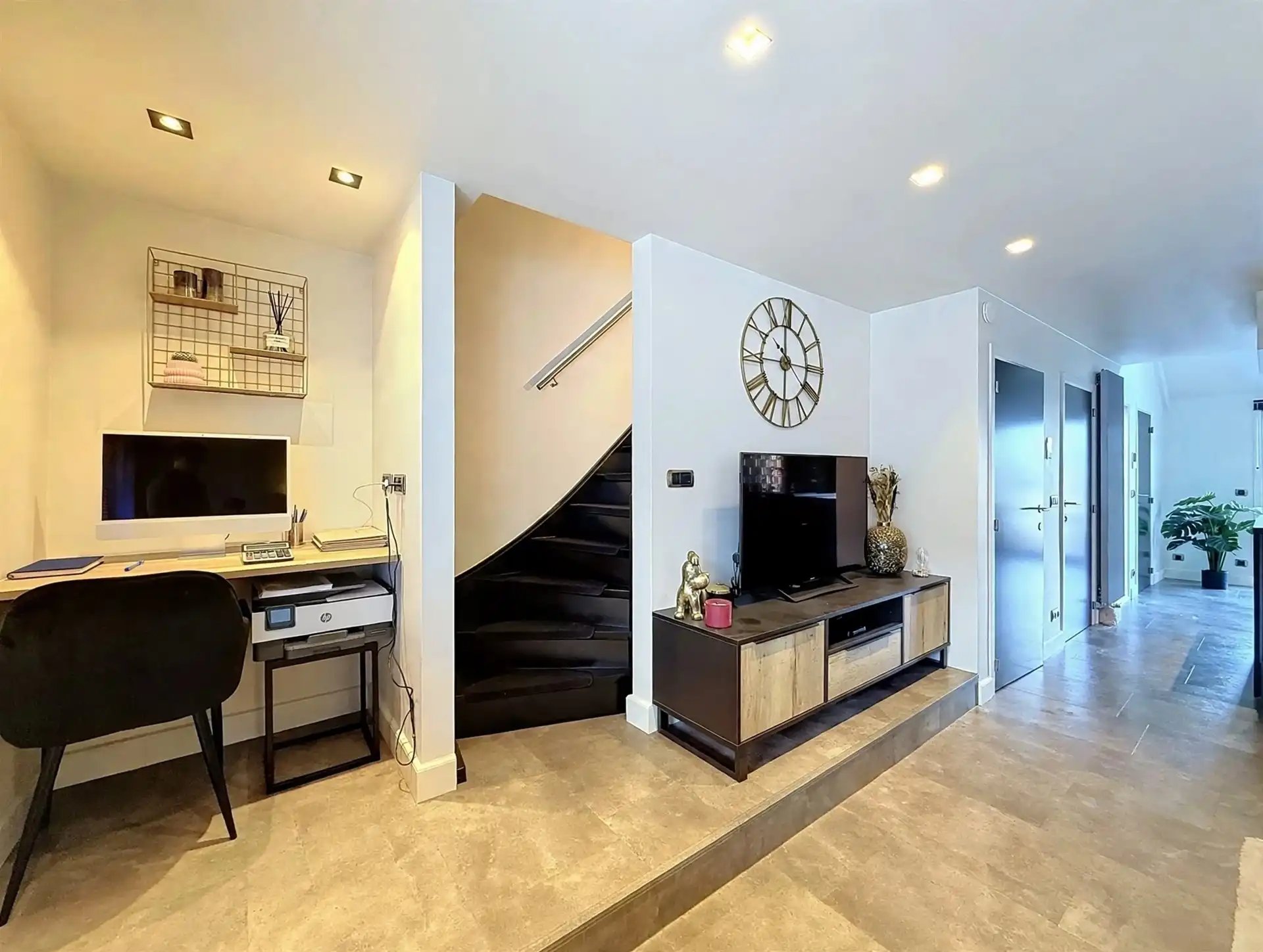 VOLLEDIG GERENOVEERD DUPLEXAPPARTEMENT IN SINT-NIKLAAS EPC A & NETTO RENDEMENT VAN 4%!  foto 5