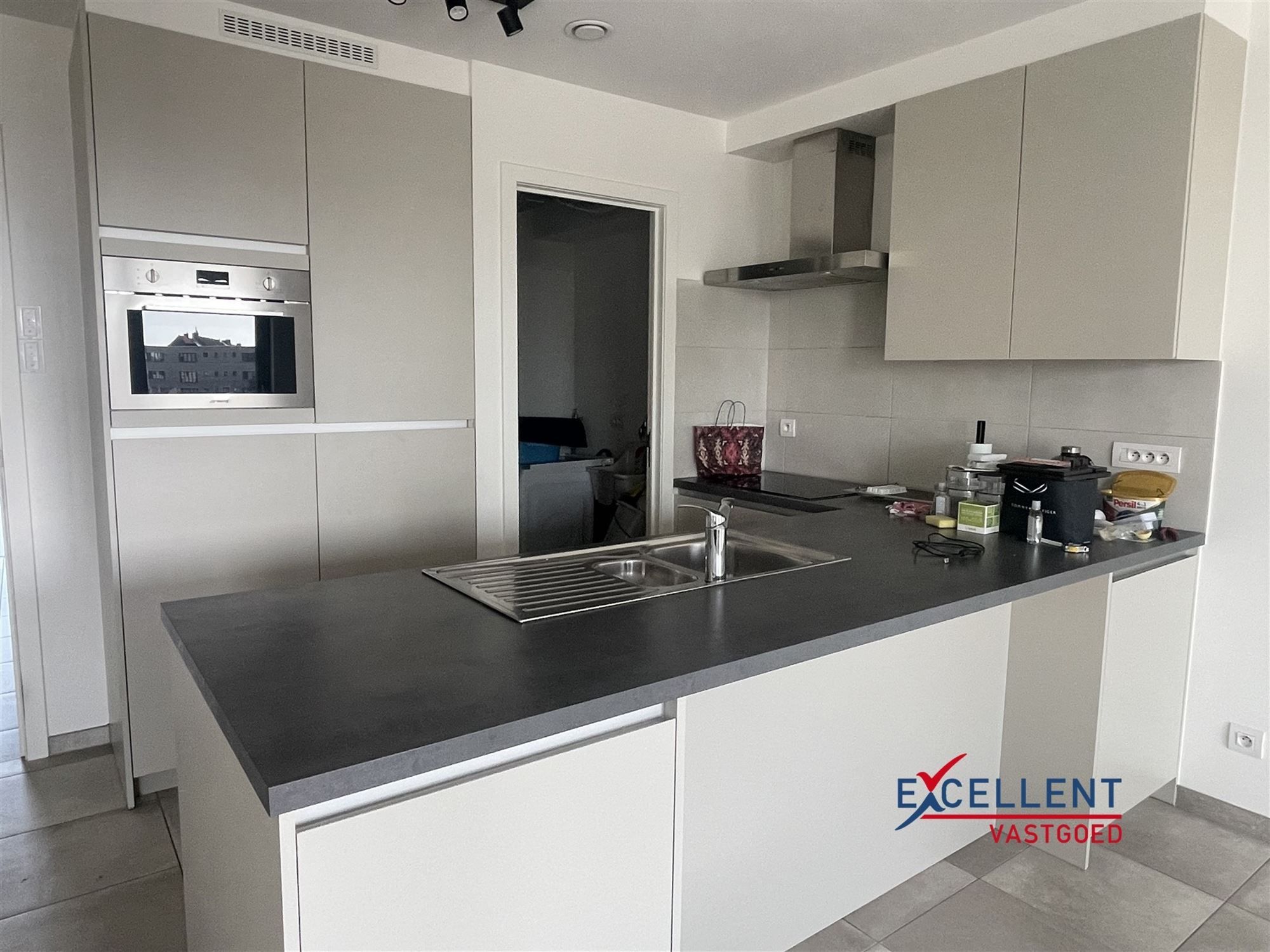 Nieuwbouwappartement centrum Deinze met twee slaapkamers te huur foto 4