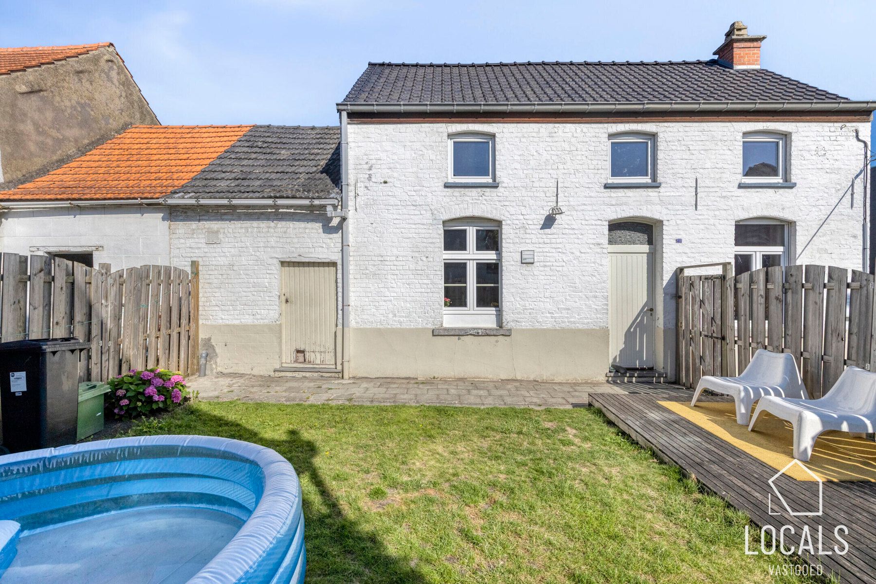 Op te frissen woning in het centrum van Liedekerke foto 2
