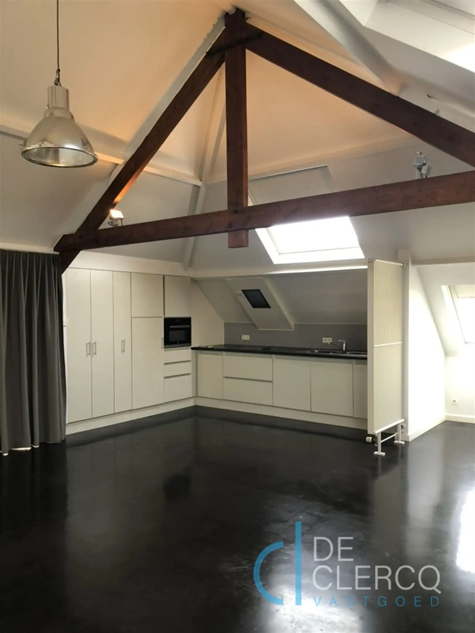 Toffe studio TE HUUR in het centrum van Lochristi! foto 4