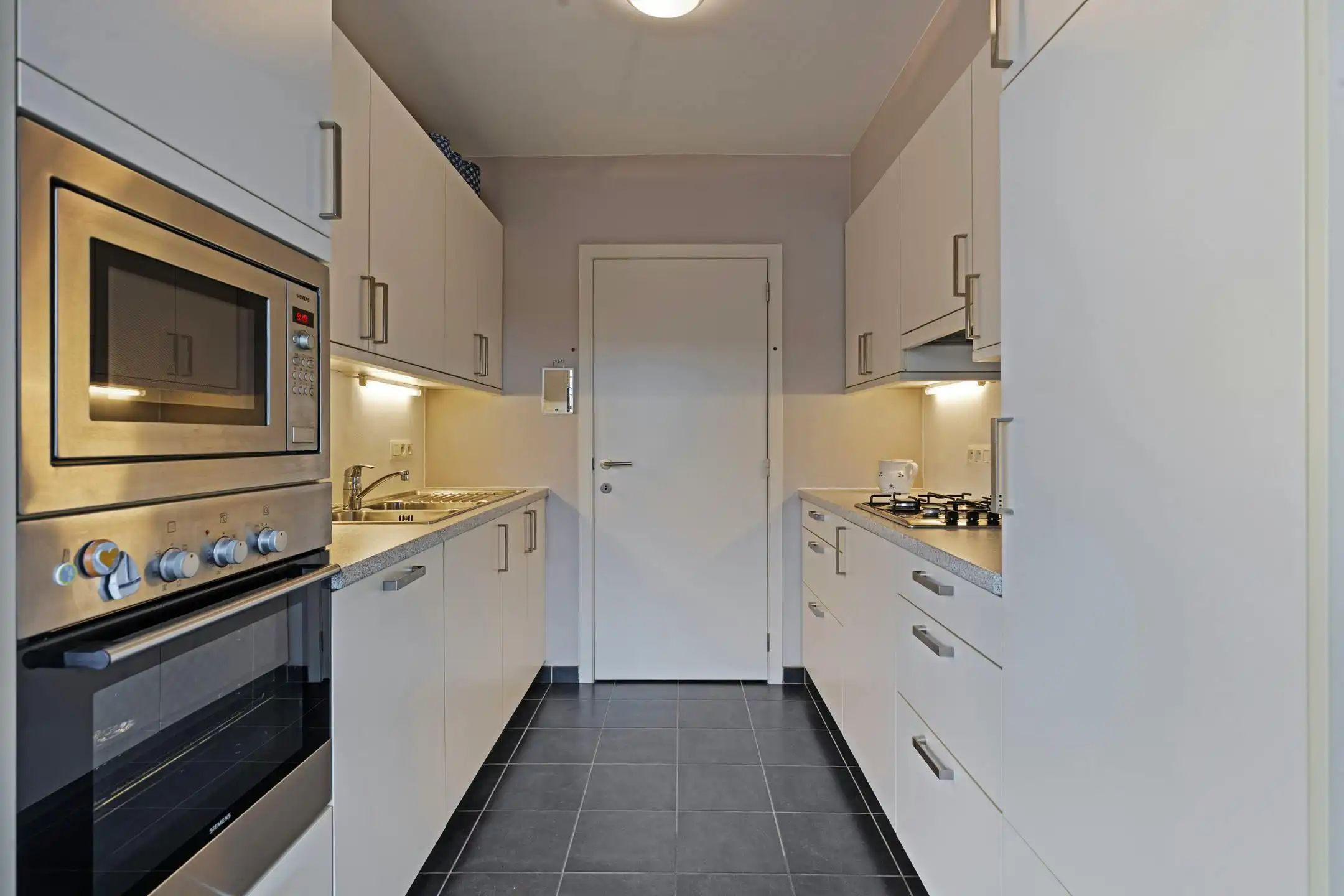 Lichtrijk appartement met terras nabij Damse Vaart te Brugge foto 7