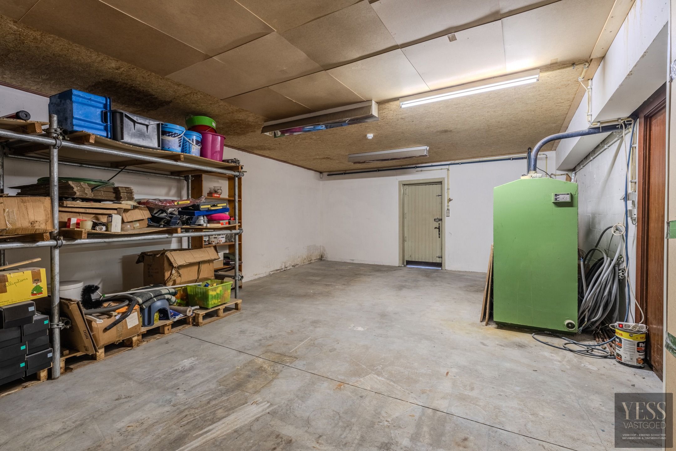 Atelier/magazijn 475m2 met winkelruimte, bureau te Oudenburg foto 11