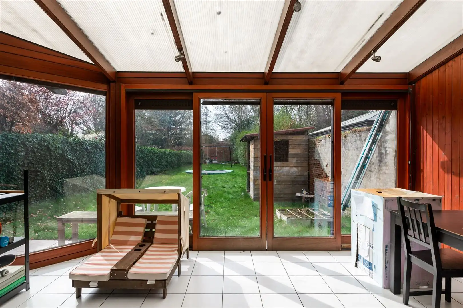 Te renoveren halfopen woning met grote tuin foto 4