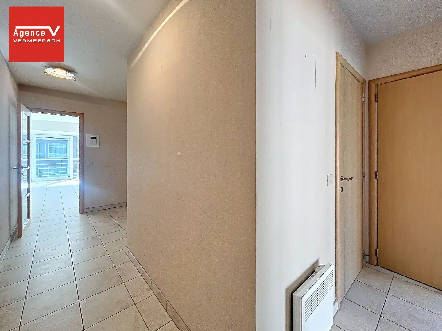 Ruim leefappartement gesitueerd op gunstige locatie tussen Leopold I-plein en Casino Kursaal van Oostende.  foto 15