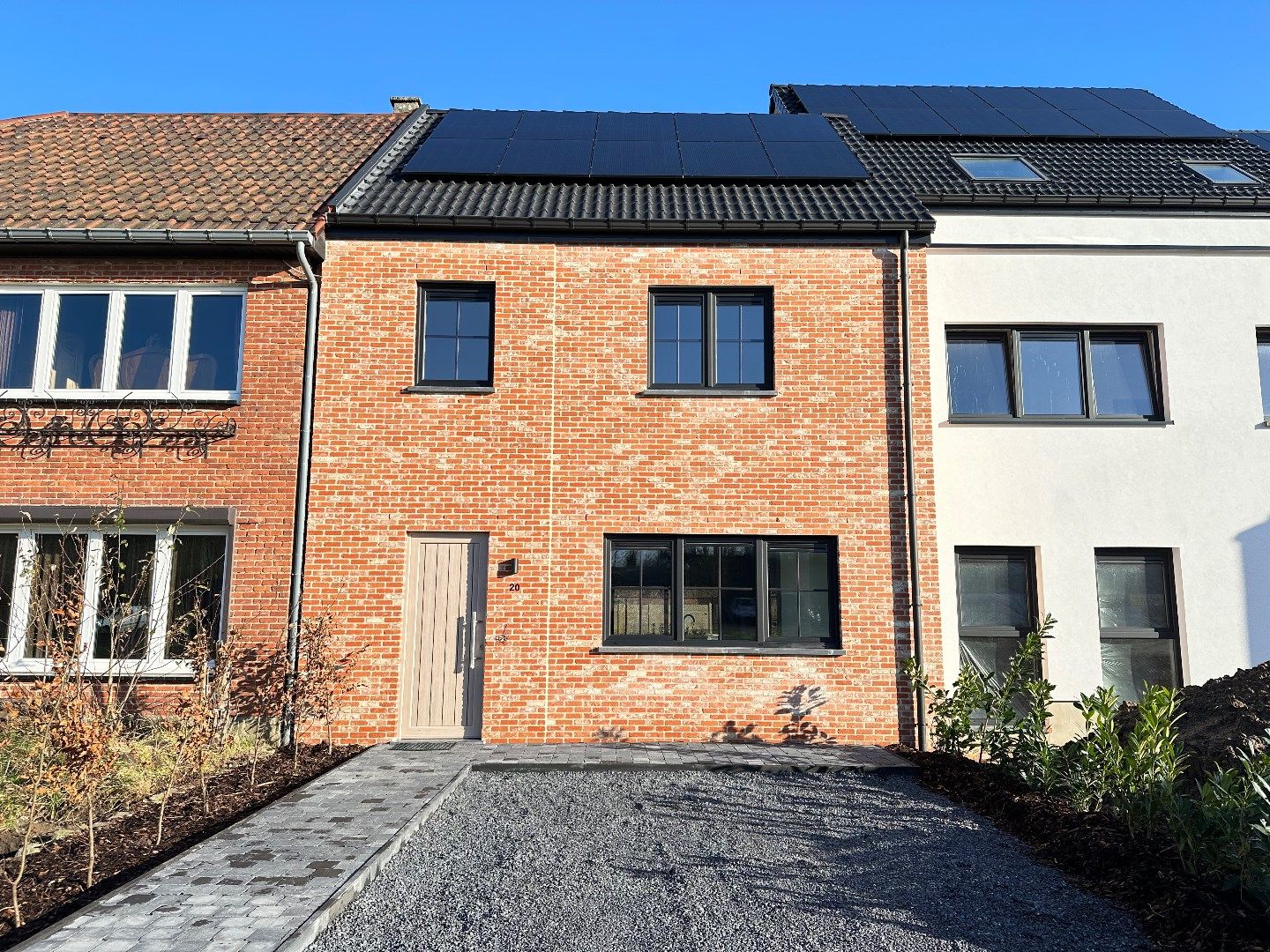 Nieuwbouwwoning met 3 slaapkamers tuin en terras in Tongeren foto {{pictureIndex}}