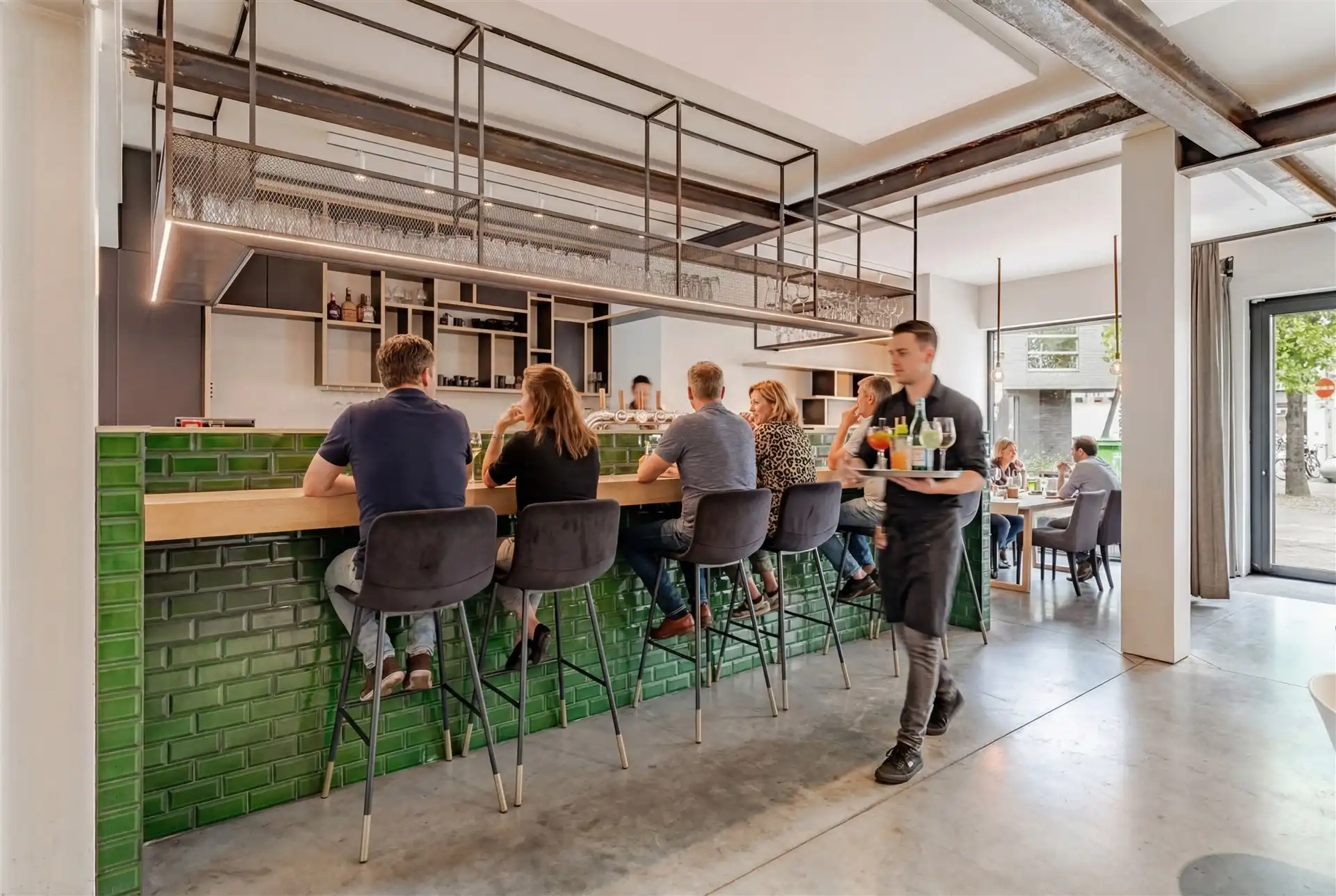 Instapklaar hoogwaardig restaurant inclusief inrichting en meubilair  foto 9