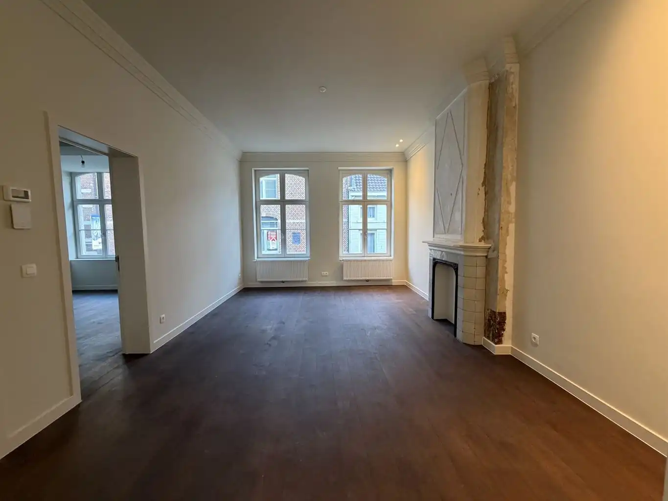 Gezellig, doch ruim appartement op de eerste verdieping met 2 slaapkamers, ruim terras en optioneel een staanplaats, gelegen in het centrum van Maaseik. foto 3