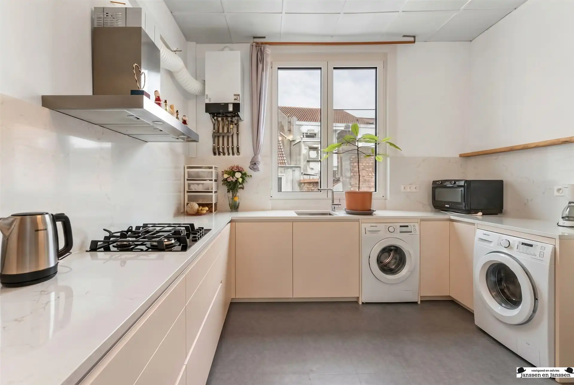 Centraal gelegen duplex appartement nabij strand foto 6