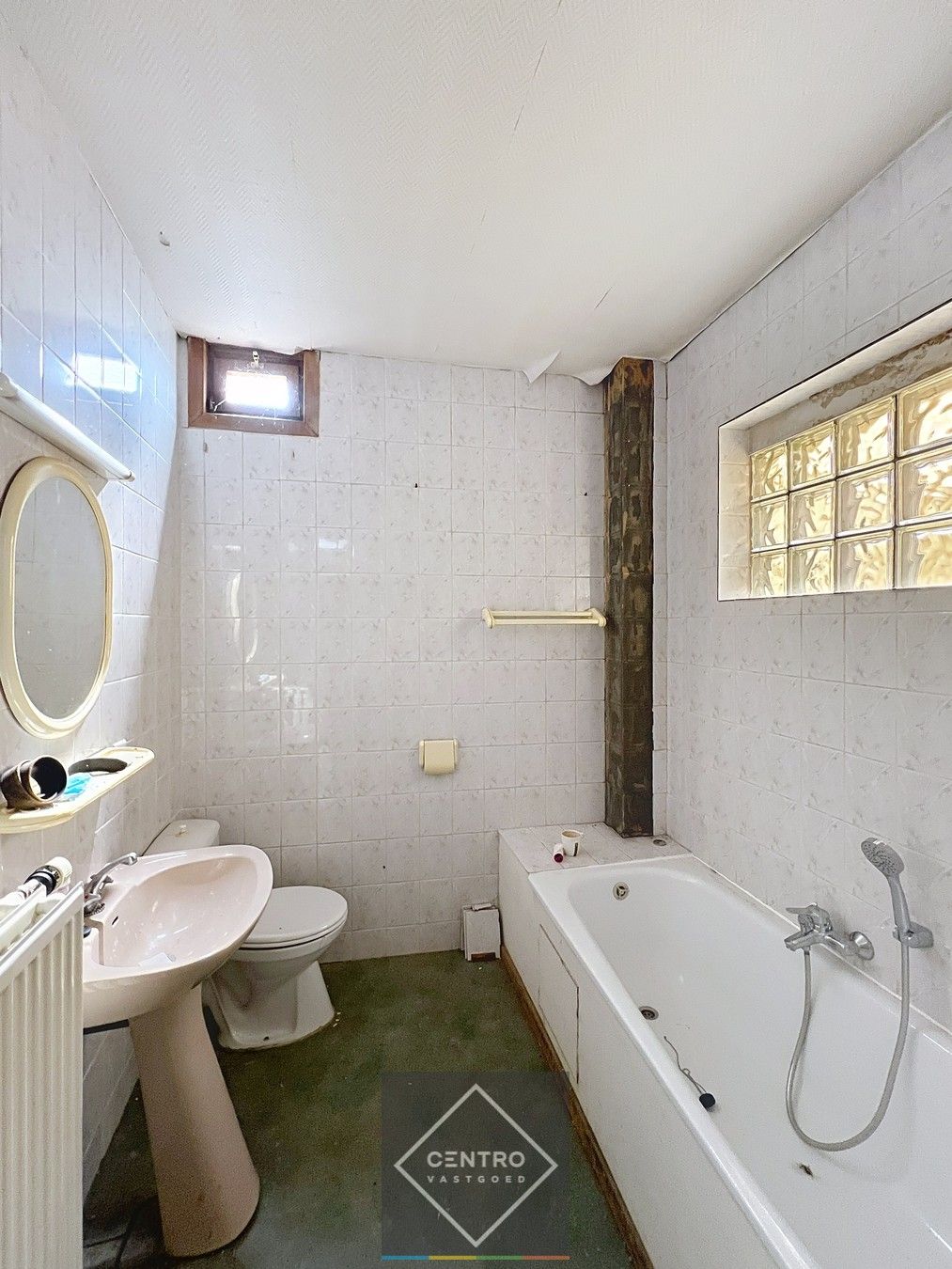 Ruim instapklaar handelspand met te renoveren woning (vroeger café Comodo en ook café Mozart) op de Grote Markt (Izegem) ! foto 27