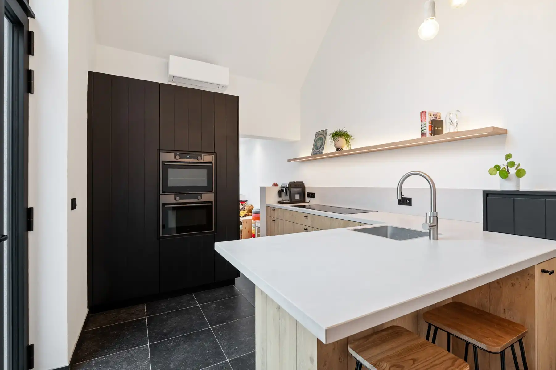 Woning met magazijn van 200 m² foto 7