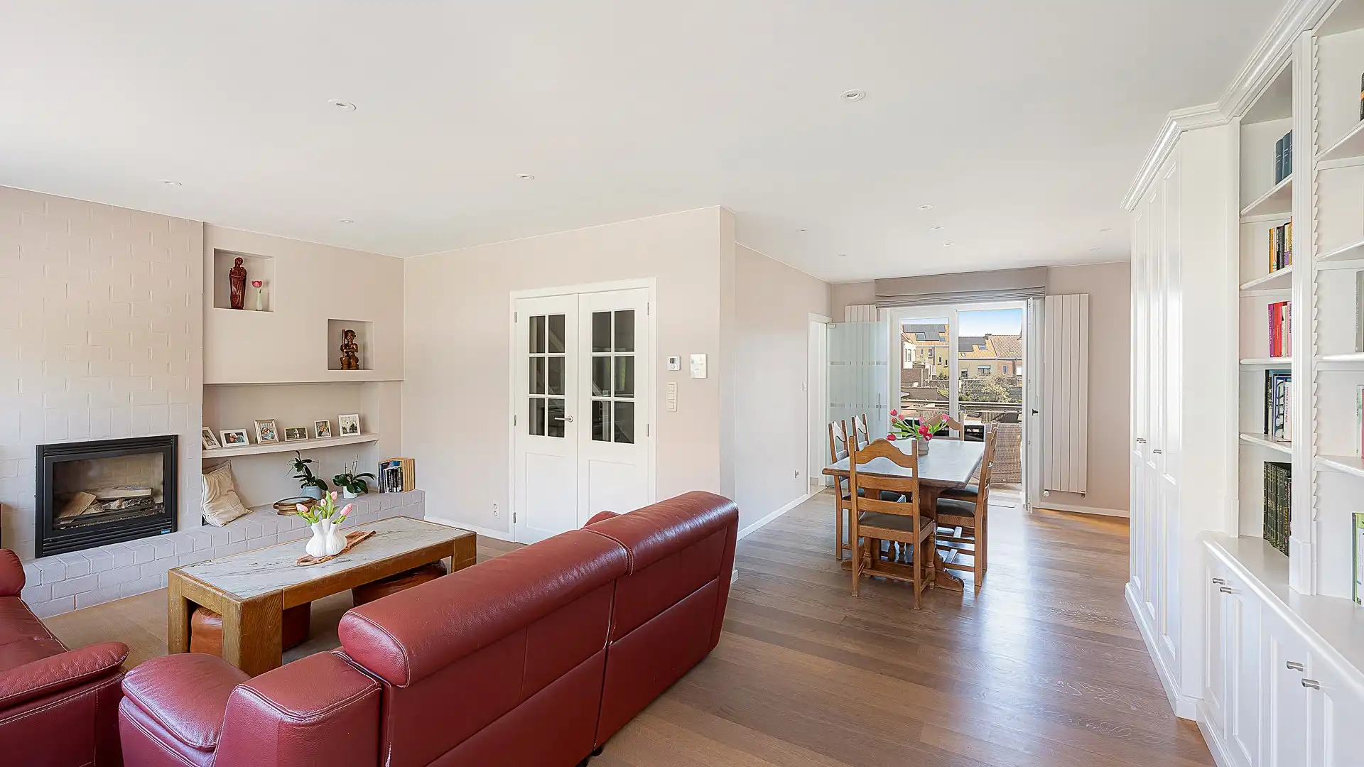 Ruime, stevige gezinswoning met 5 kamers en garage foto 3