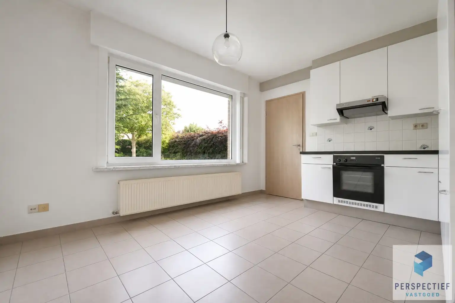 Instapklare GROTE (227m²) halfopen bebouwing (BJ 2001) met 4 slpks, dubbele garage & tuin foto 7