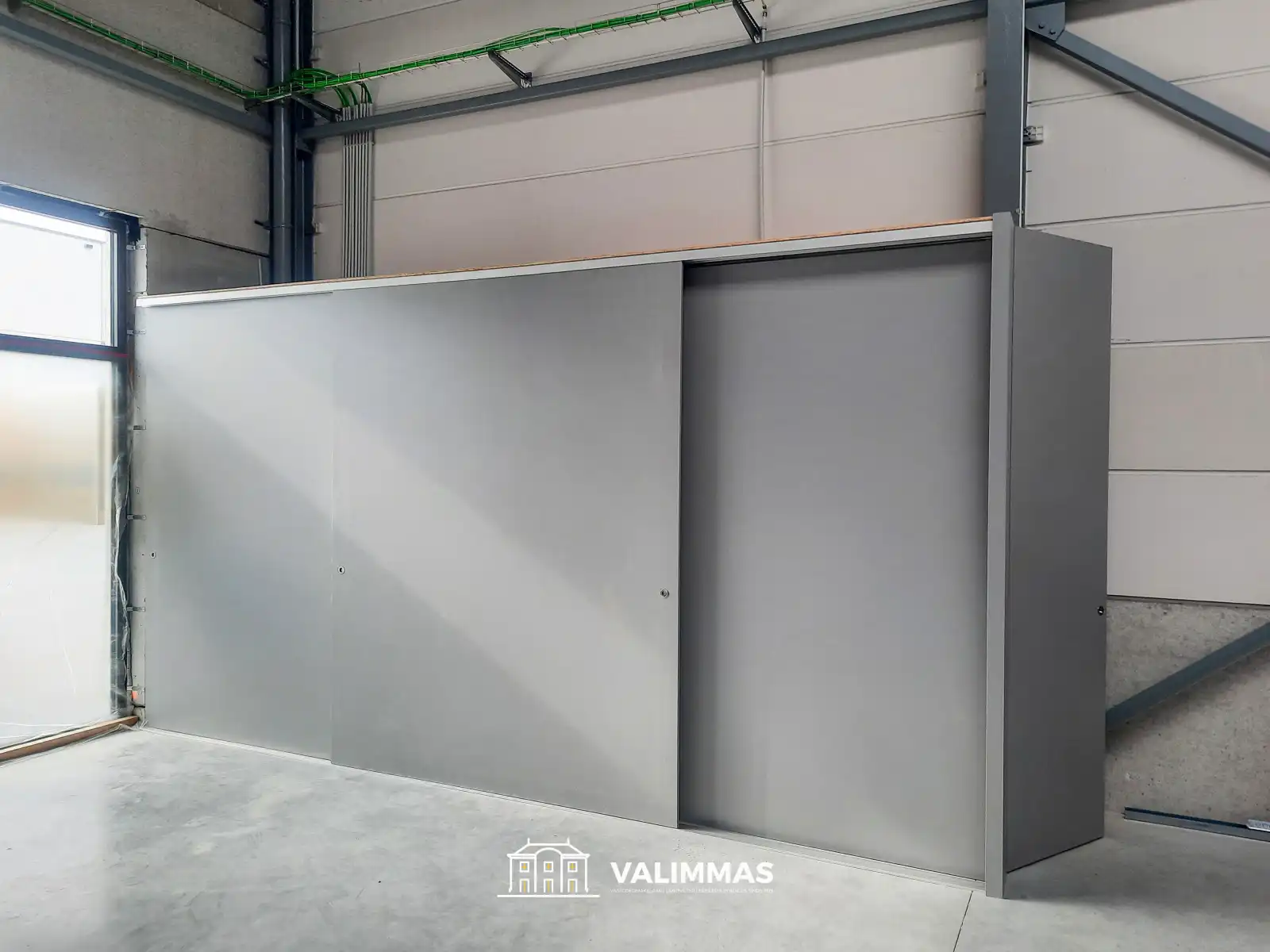 Nieuw bedrijfsgebouw (± 240m²) met sanitair en parking... foto 7