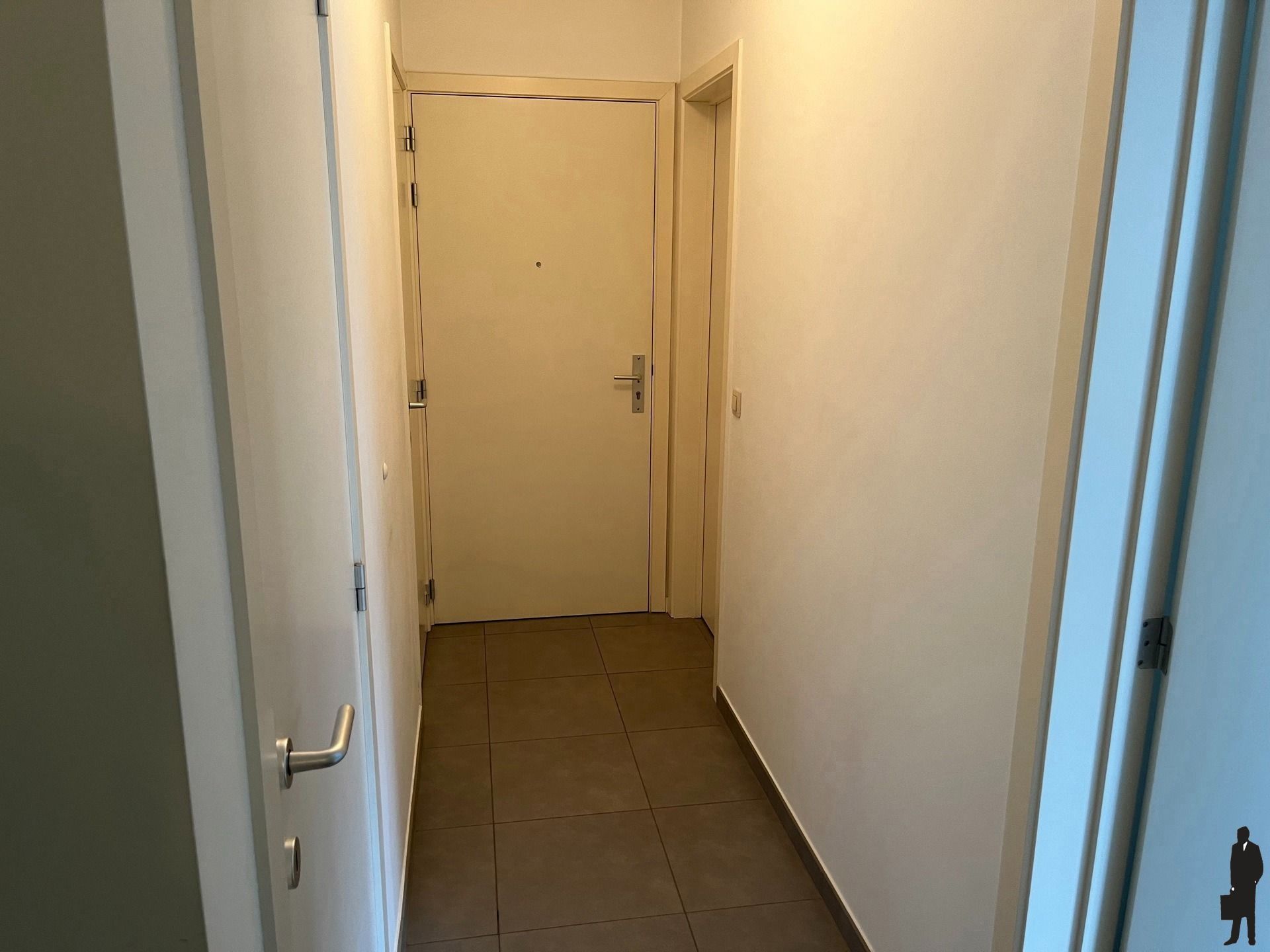 Instapklaar appartement, tegenover de Golf van Brasschaat, met 2 slaapkamers en ondergrondse garagestaanplaats. foto 5