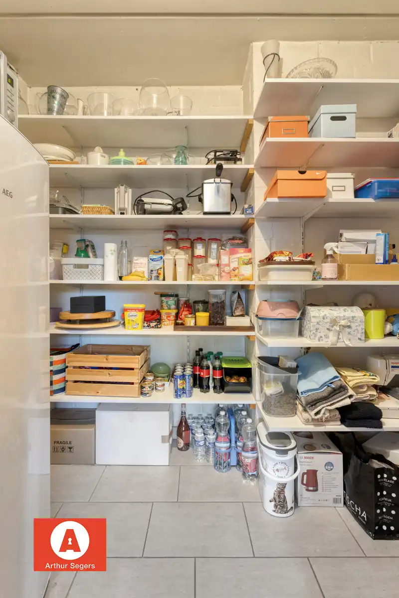 Open bebouwing in een doodlopende straat. foto 12