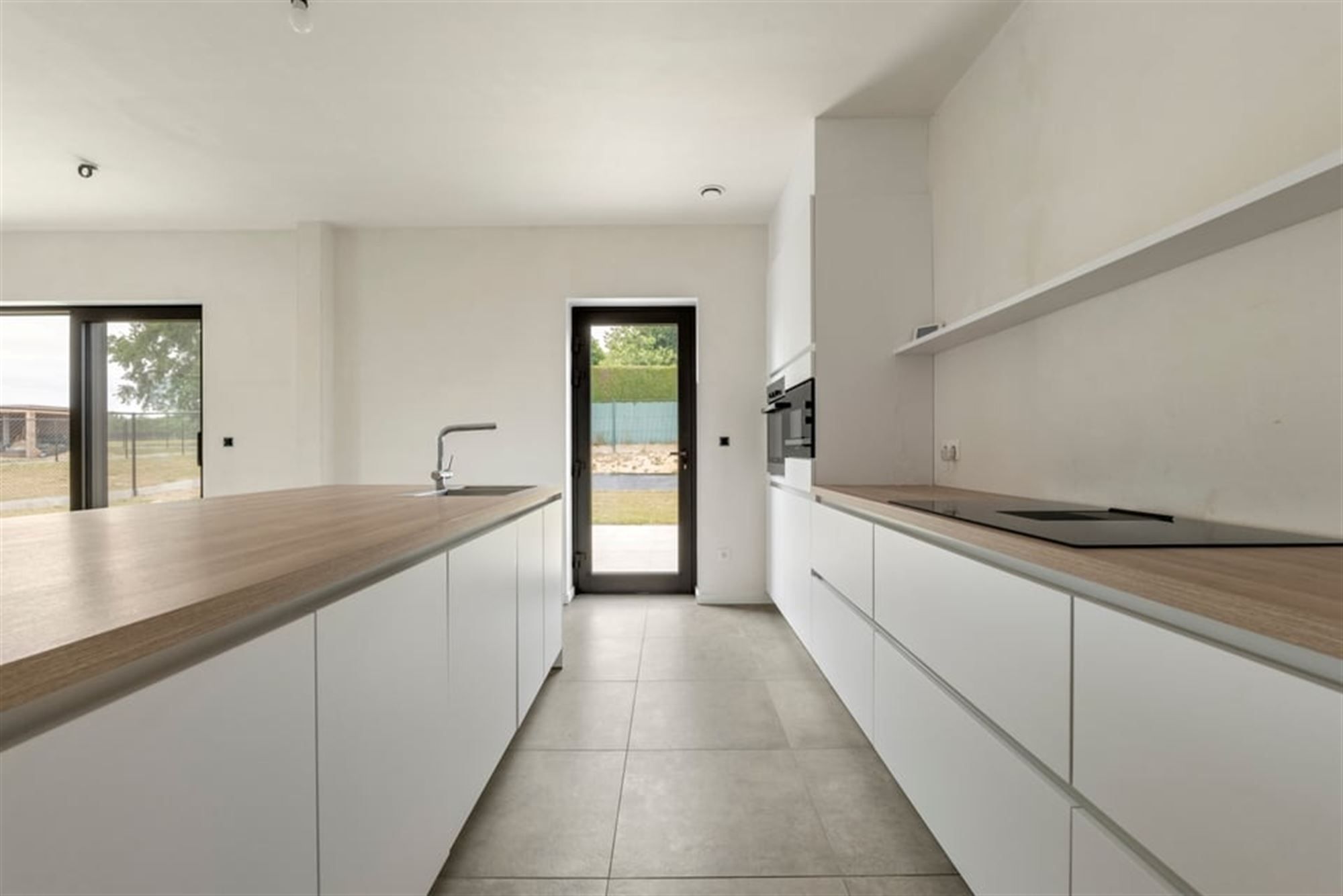 KNAPPE NIEUWBOUWWONING IN MODERNE STIJL  foto 24