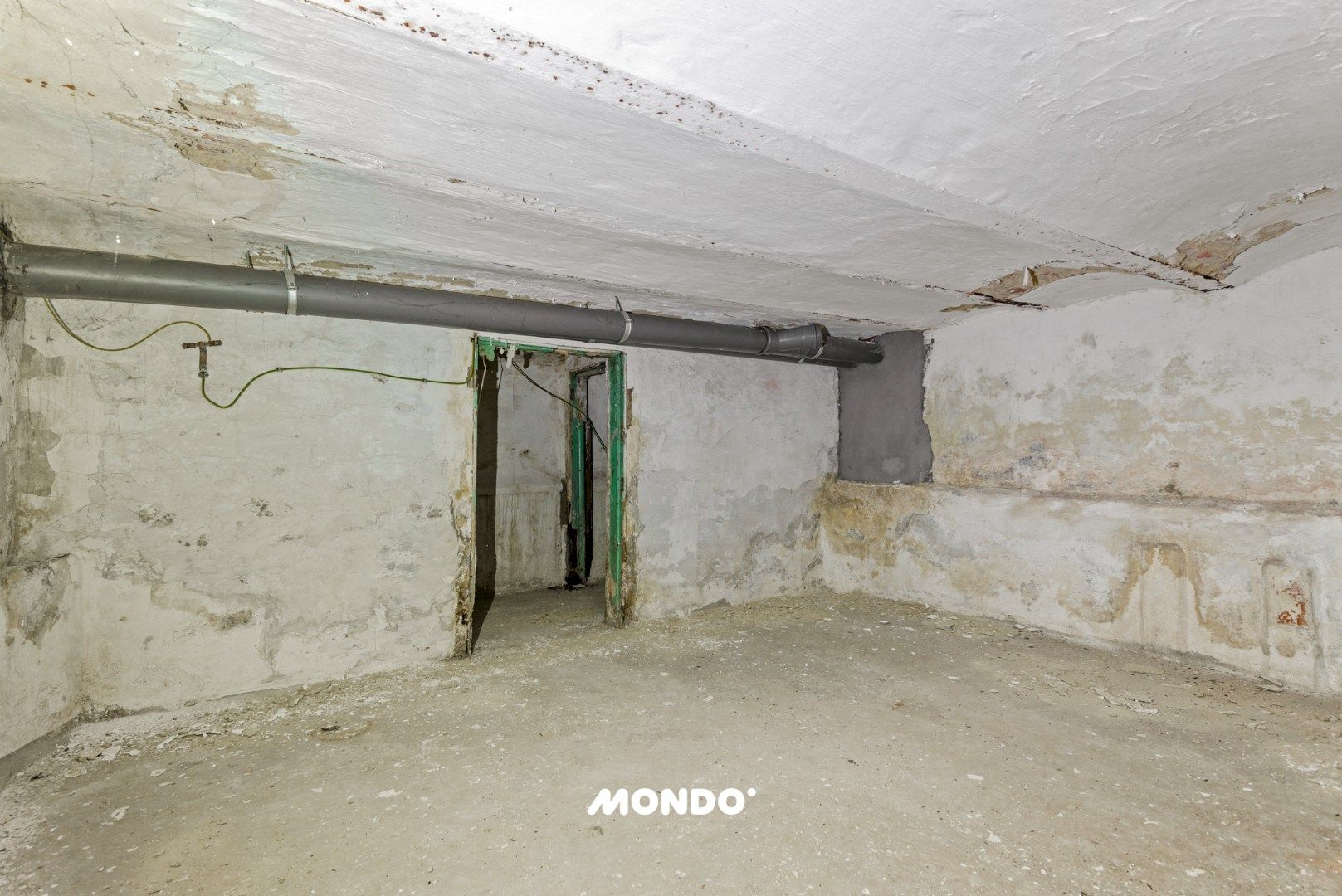 Rustig gelegen woning met 3 slaapkamers en veel potentieel nabij het centrum! foto 17