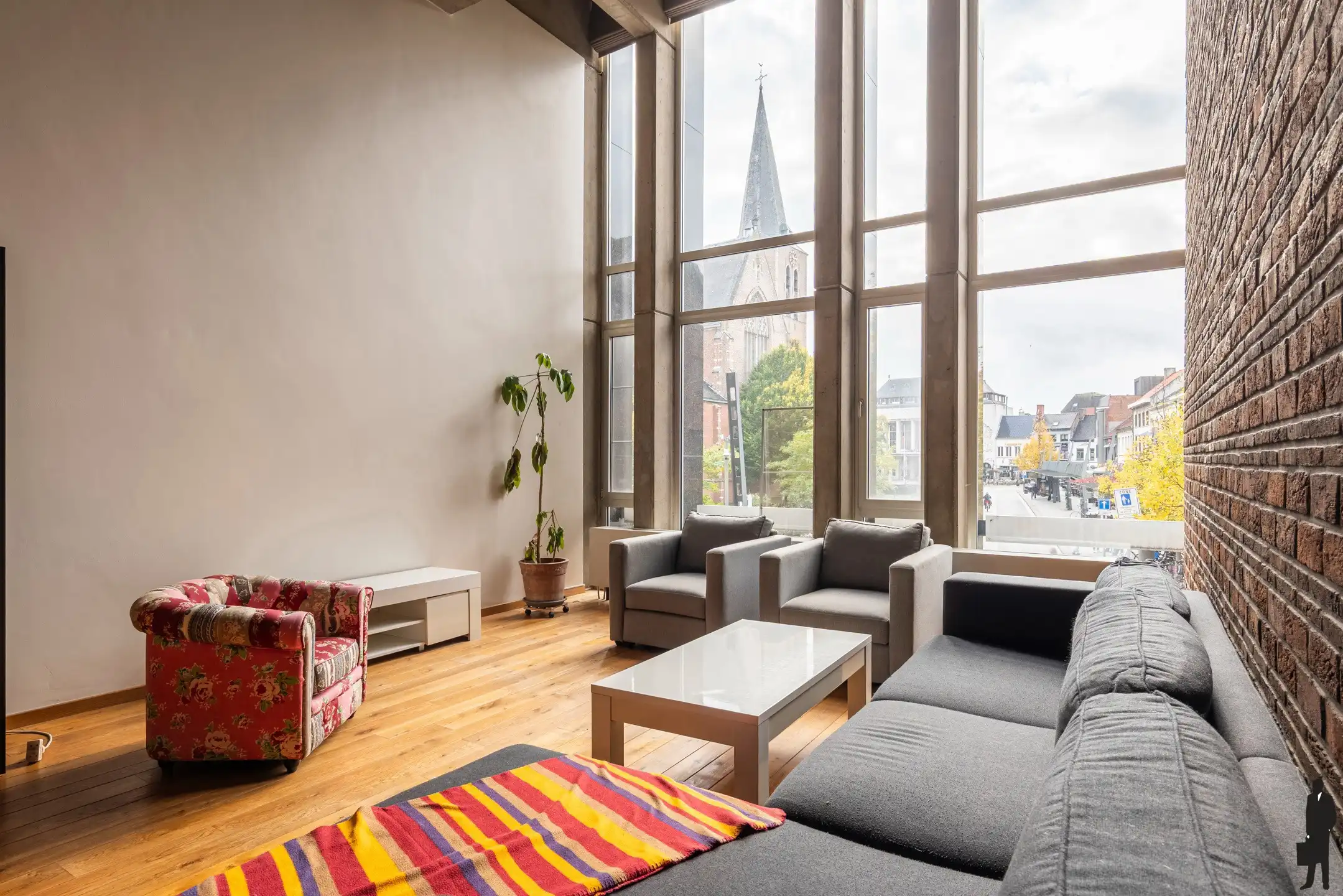 Duplex in loftstijl (182m²) met zicht op de Grote Markt ! foto 8