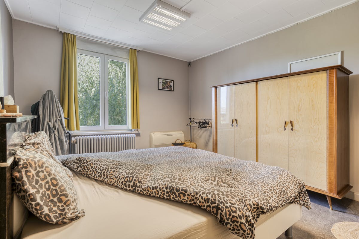 Mooie herenwoning in Schellebelle te koop met tuin en garage foto 8