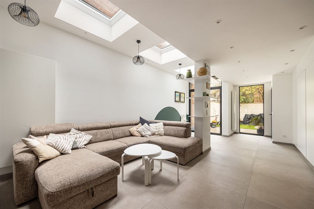 Gerenoveerde woning met zonnige tuin op toplocatie foto 5