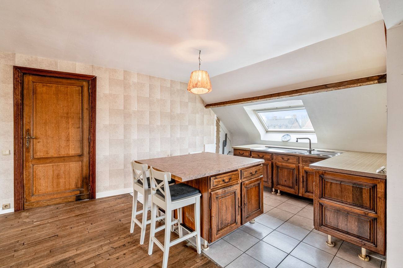 VERKOCHT!! Ruime alleenstaande volledig te renoveren woning met afzonderlijke garage op een makkelijk bereikbare locatie in Desteldonk. foto 33