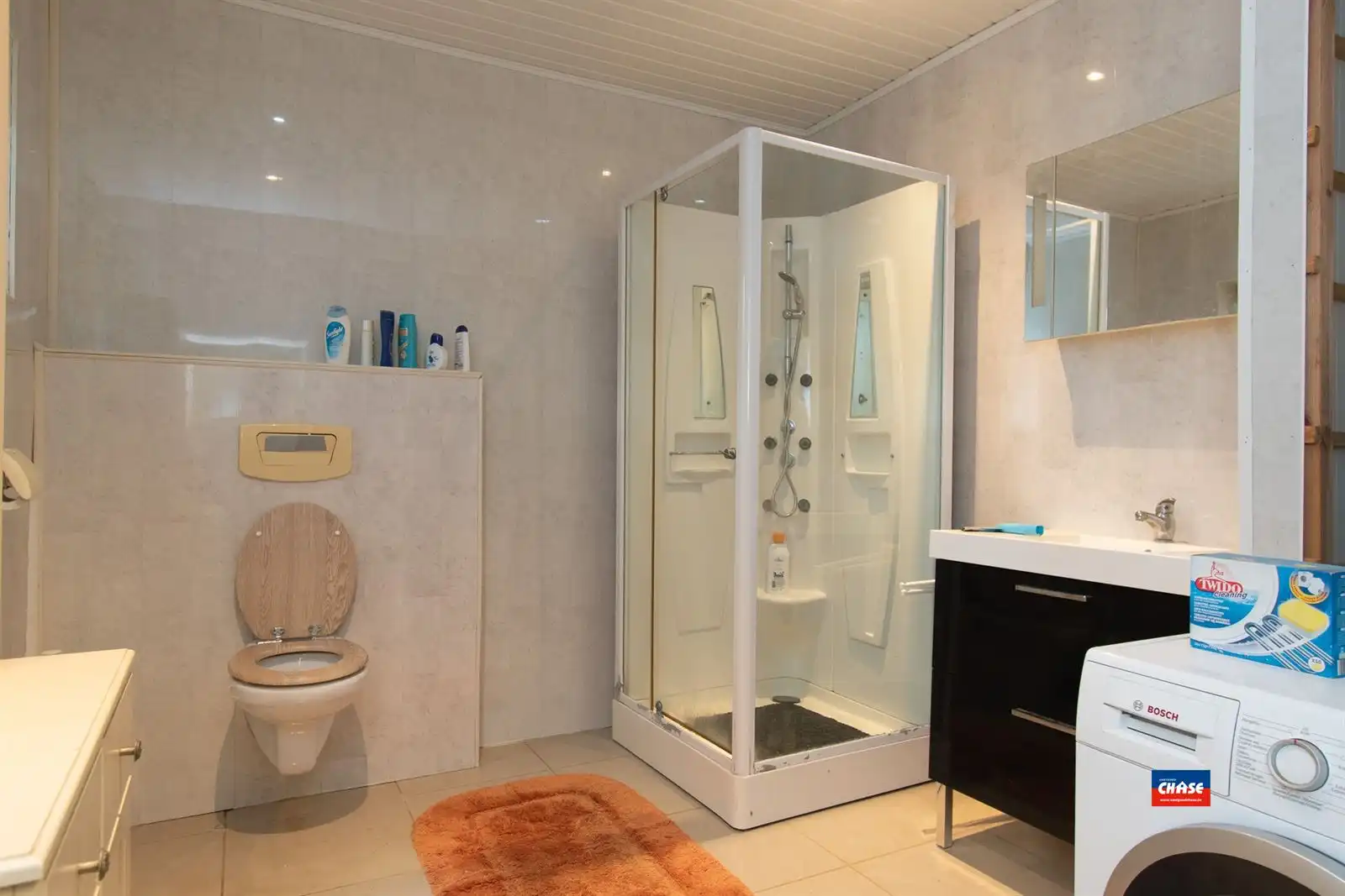 HOB met drie slaapkamers, garage en grote tuin foto 7