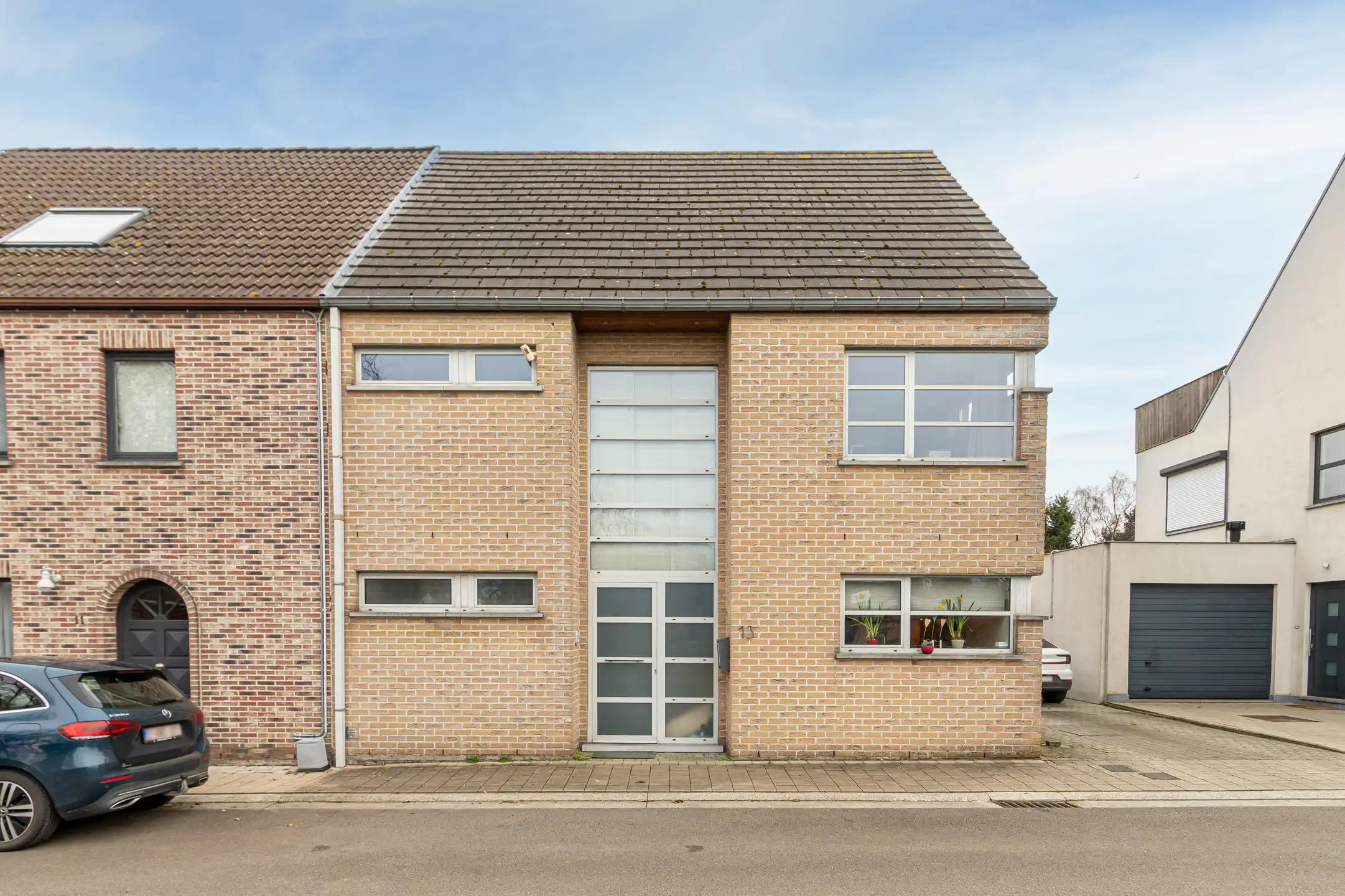 Ruime gezinswoning met tuin op rustige ligging foto {{pictureIndex}}