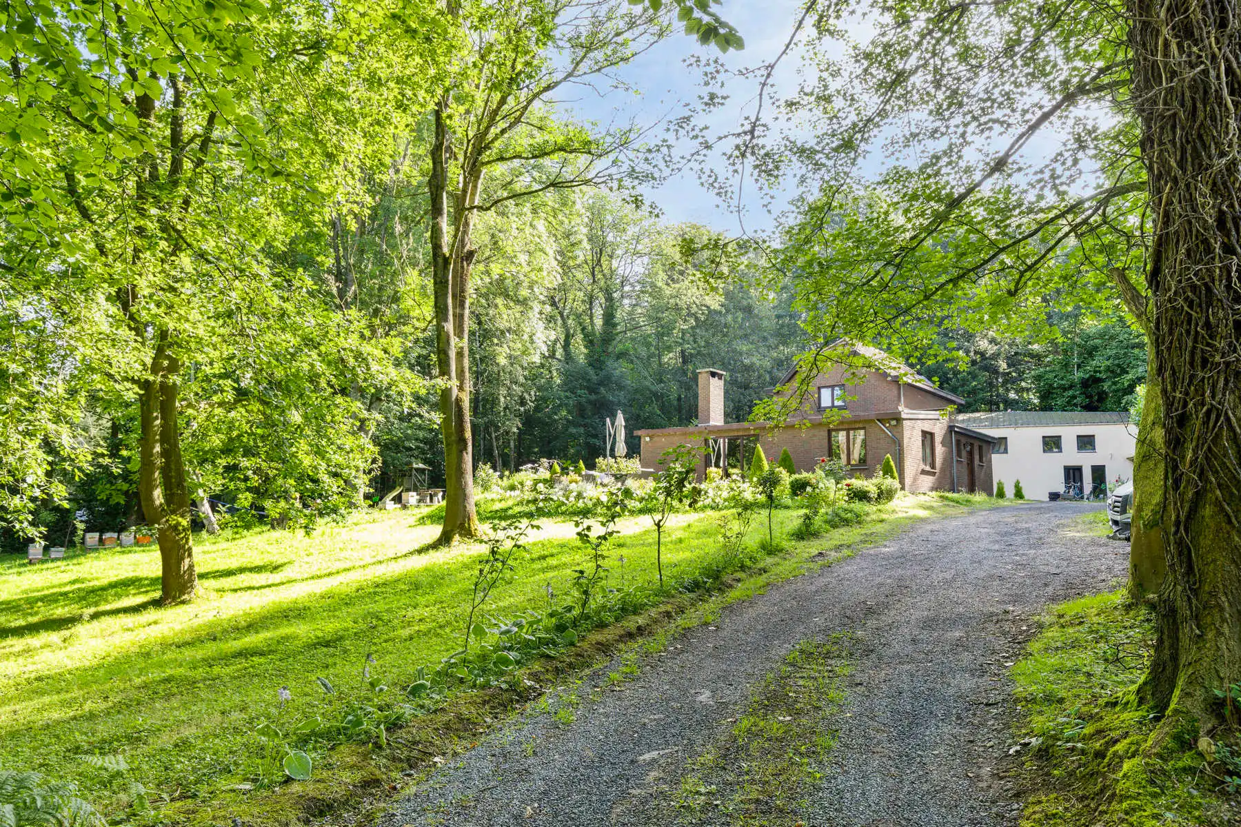 Unieke woning te midden van het prachtige Kamerijkbos foto {{pictureIndex}}