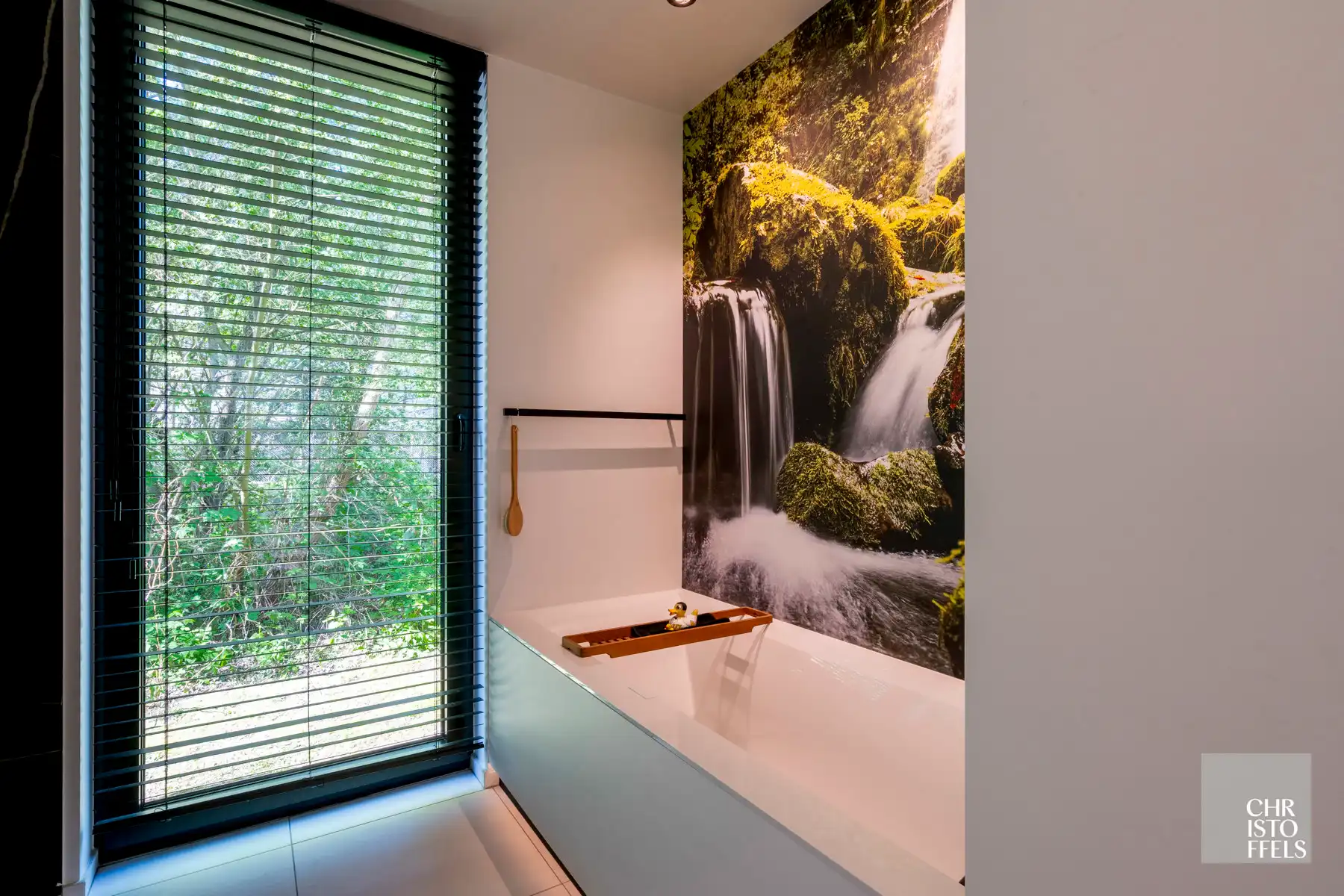 Multifunctioneel gebouw met 2 wooneenheden, kantoor en showroom op een perceel van 2.074 m²! foto 17