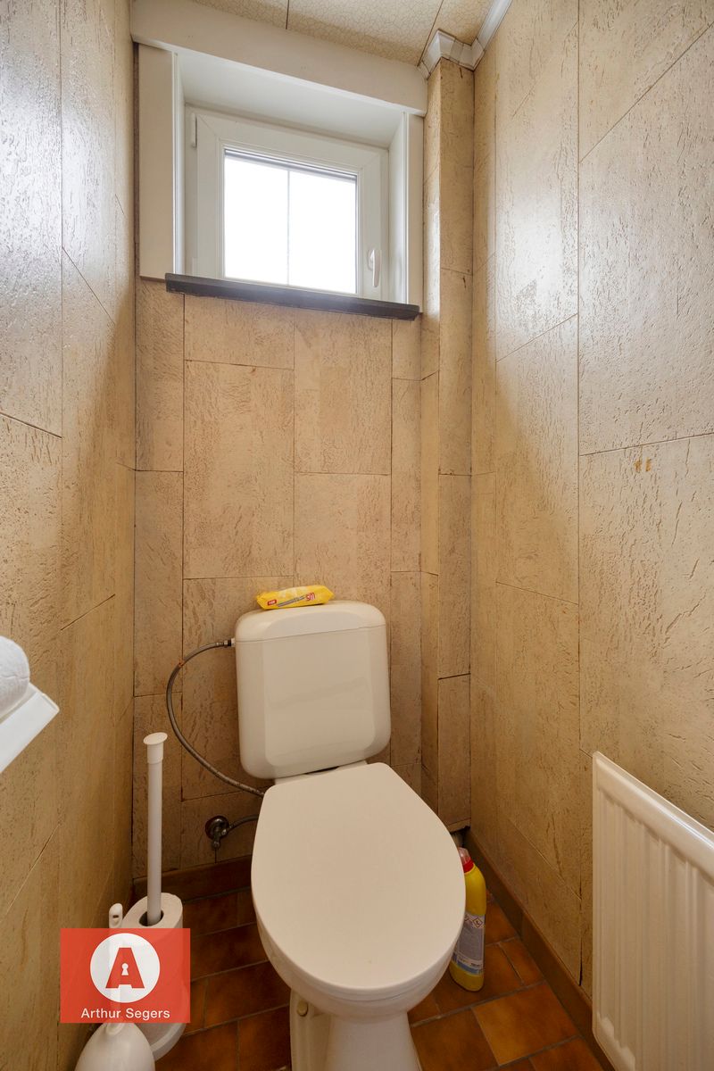 Op te frissen woning in rustige wijk met garage foto 22