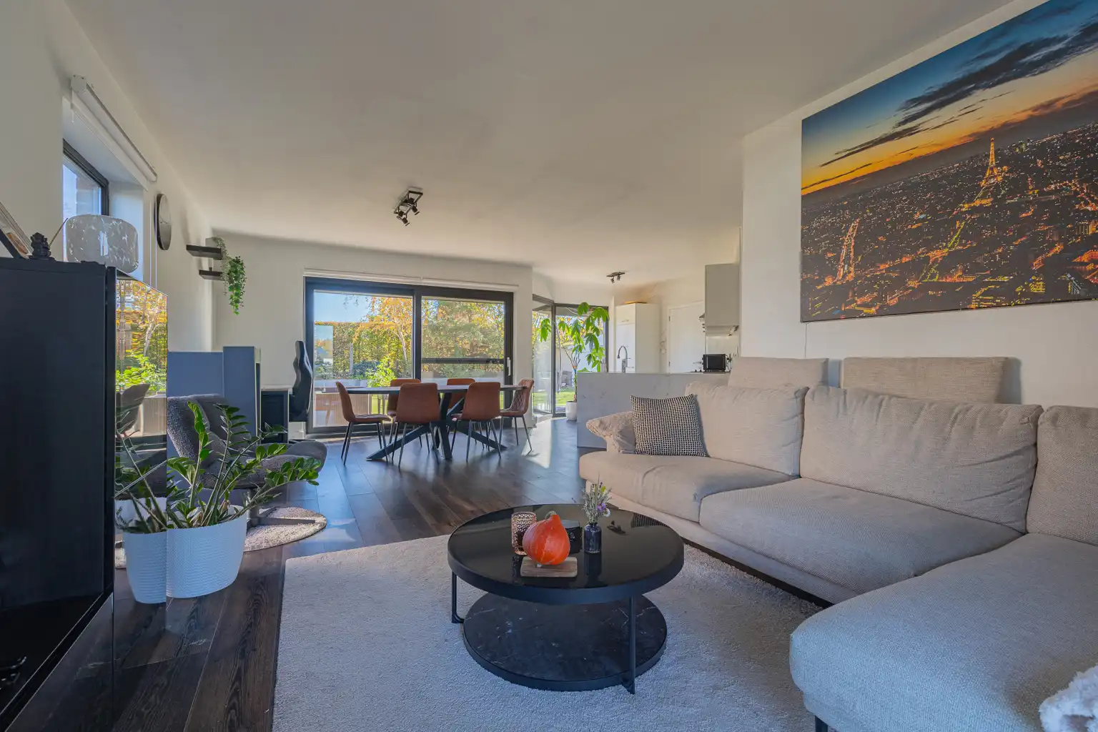 Charmante villa met 3 slpk, garage en zuidwest gelegen tuin foto 2