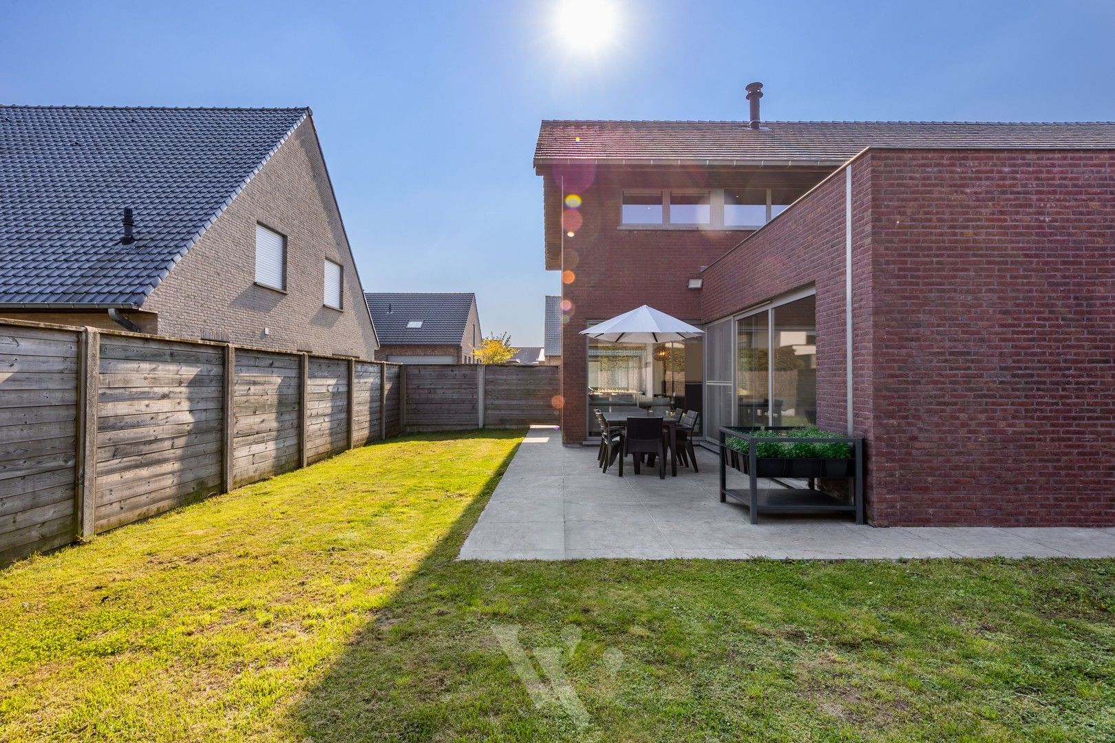 Nieuwbouwwoning met 4slpks, tuin en garage, in doodlopende straat. foto 16