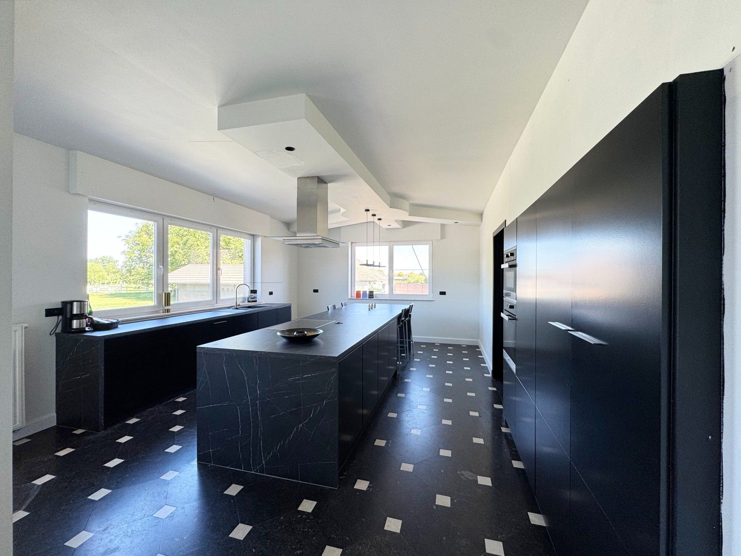 Unieke en ruime villa met 9 slaapkamers, lift, zonnepanelen en 10 parkeerplaatsen op riant perceel van 2.313 m² foto 33