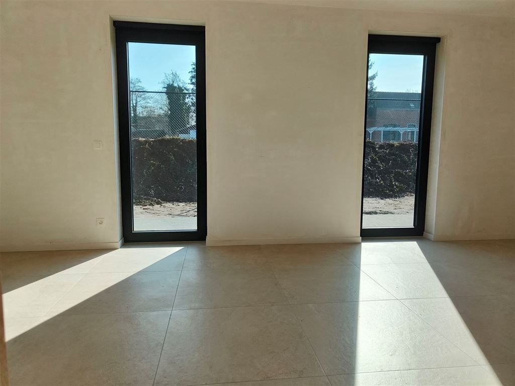 Moderne half-open nieuwbouwwoning met zicht op de Kempische Vaart foto 9
