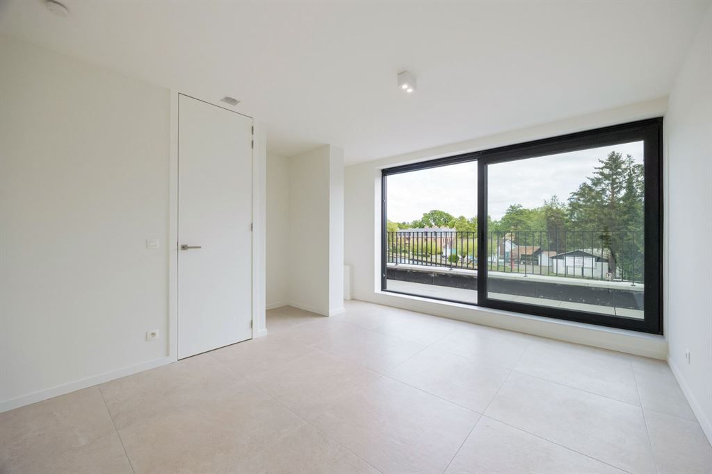 Moderne half-open nieuwbouwwoning met zicht op de Kempische Vaart foto 9